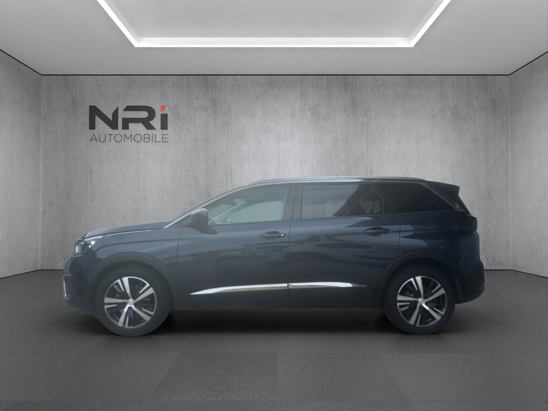 PEUGEOT 5008 1.5 BlueHDi Allure-image-7