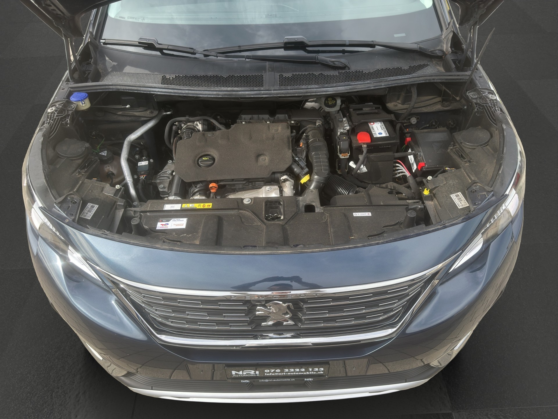 PEUGEOT 5008 1.5 BlueHDi Allure-image-16