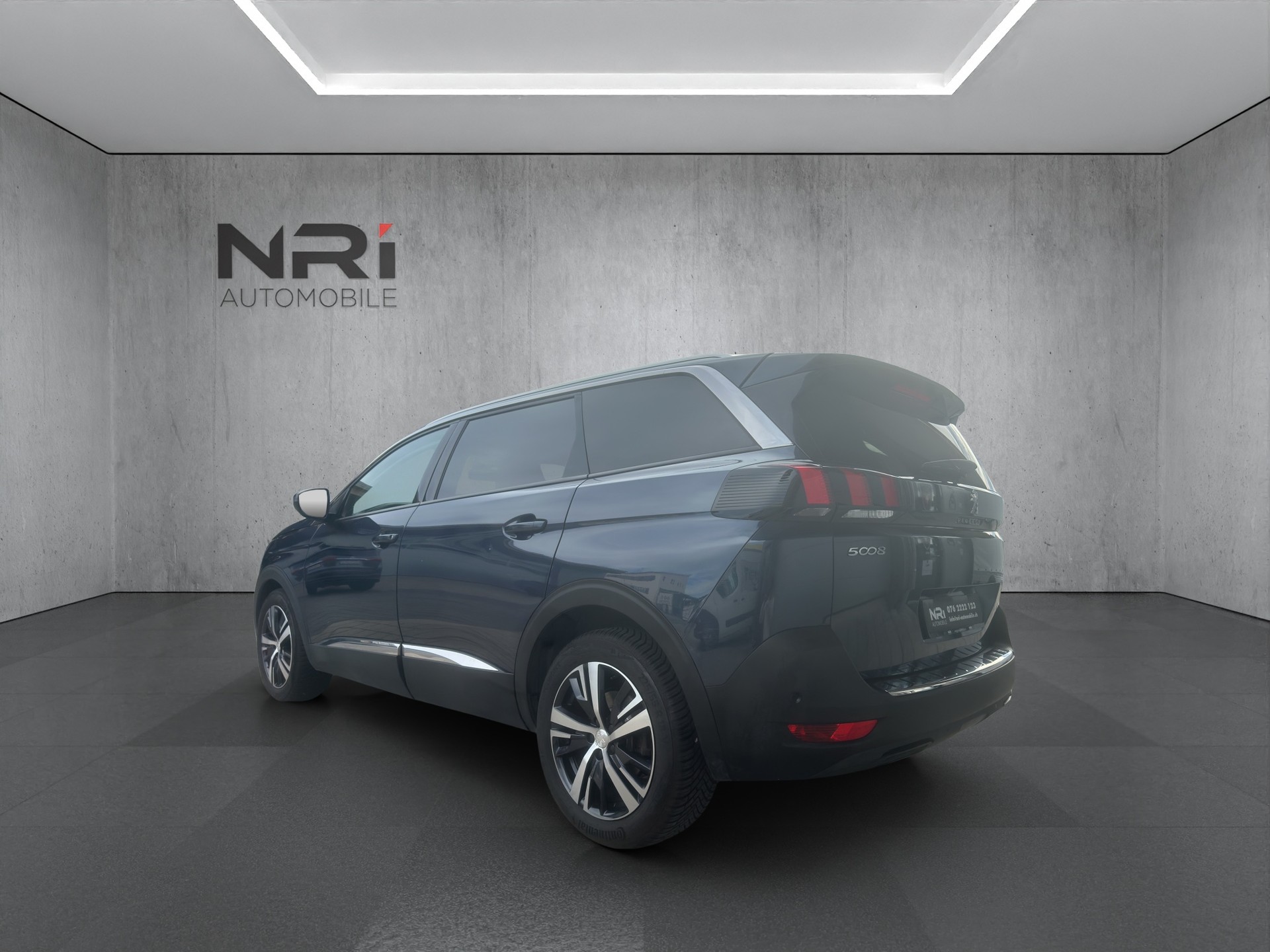 PEUGEOT 5008 1.5 BlueHDi Allure-image-6