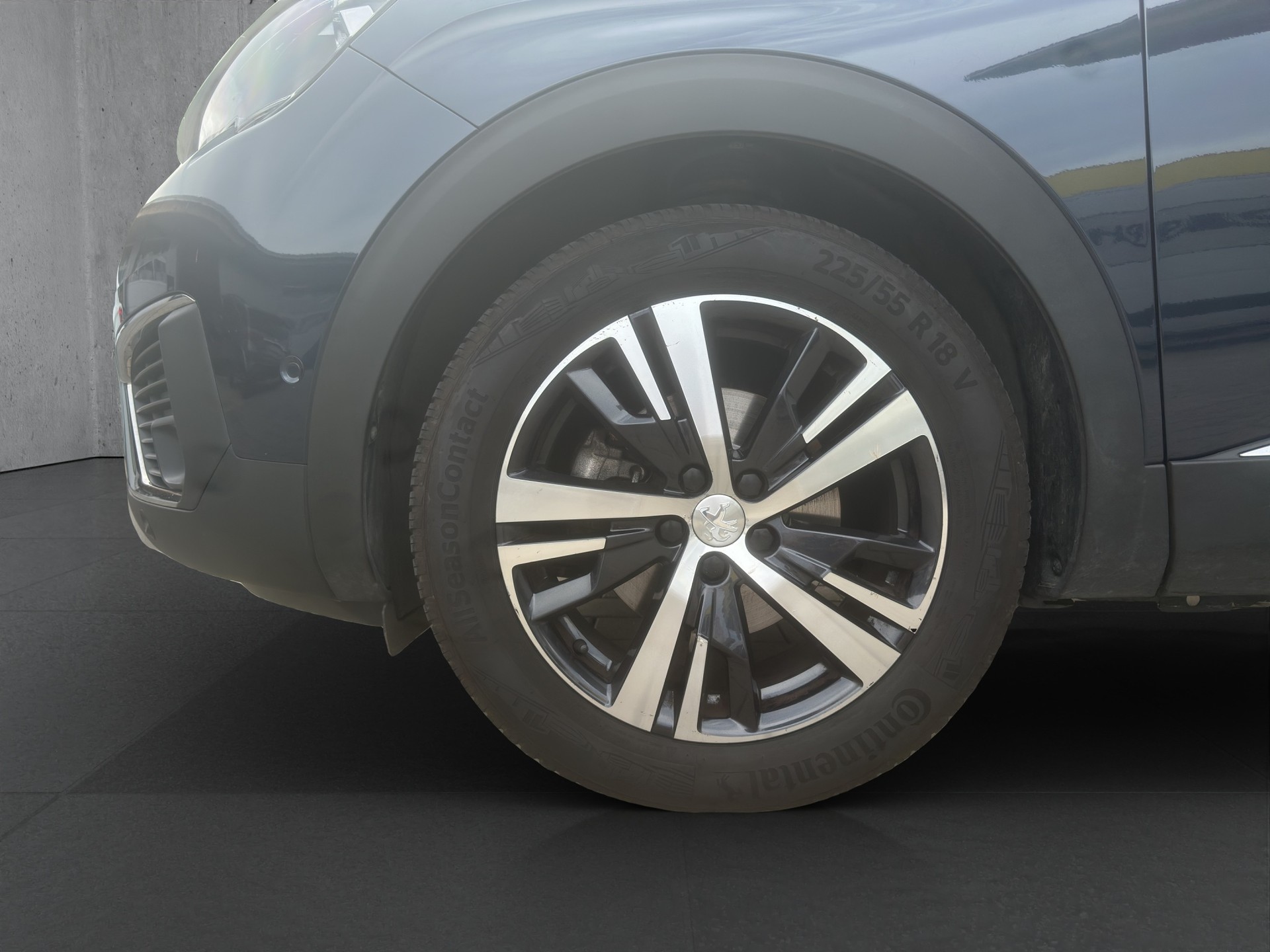PEUGEOT 5008 1.5 BlueHDi Allure-image-8