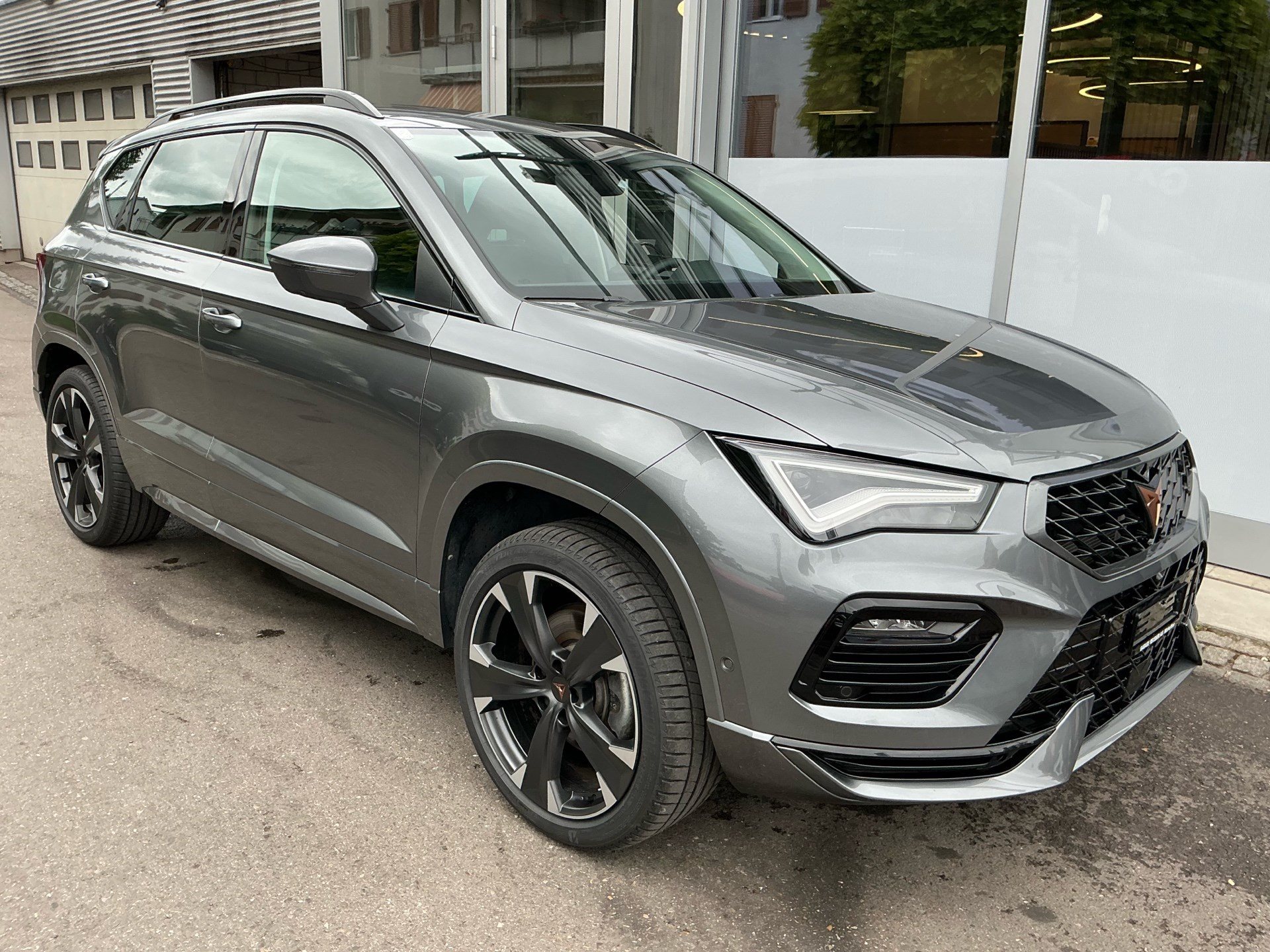 CUPRA Ateca 4Drive *** ANHÄNGERKUPPLUNG & 5 JAHRE CUPRA WERKSGARANTIE ***-showroom-element-2