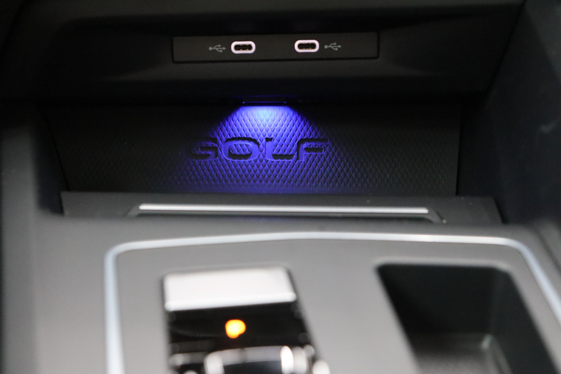 VW Golf 2.0 TSI R DSG 4Motion-image-26