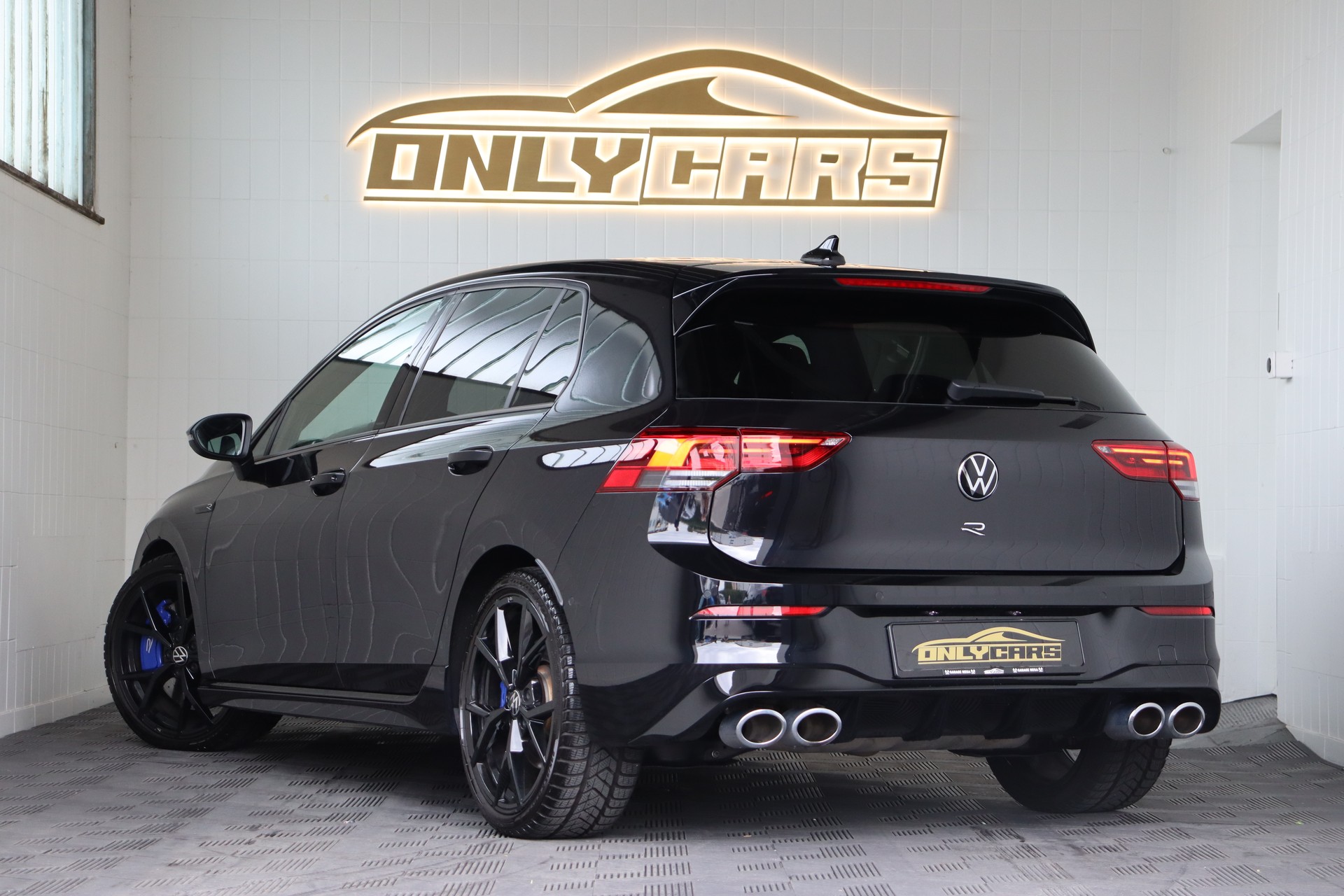 VW Golf 2.0 TSI R DSG 4Motion-image-7