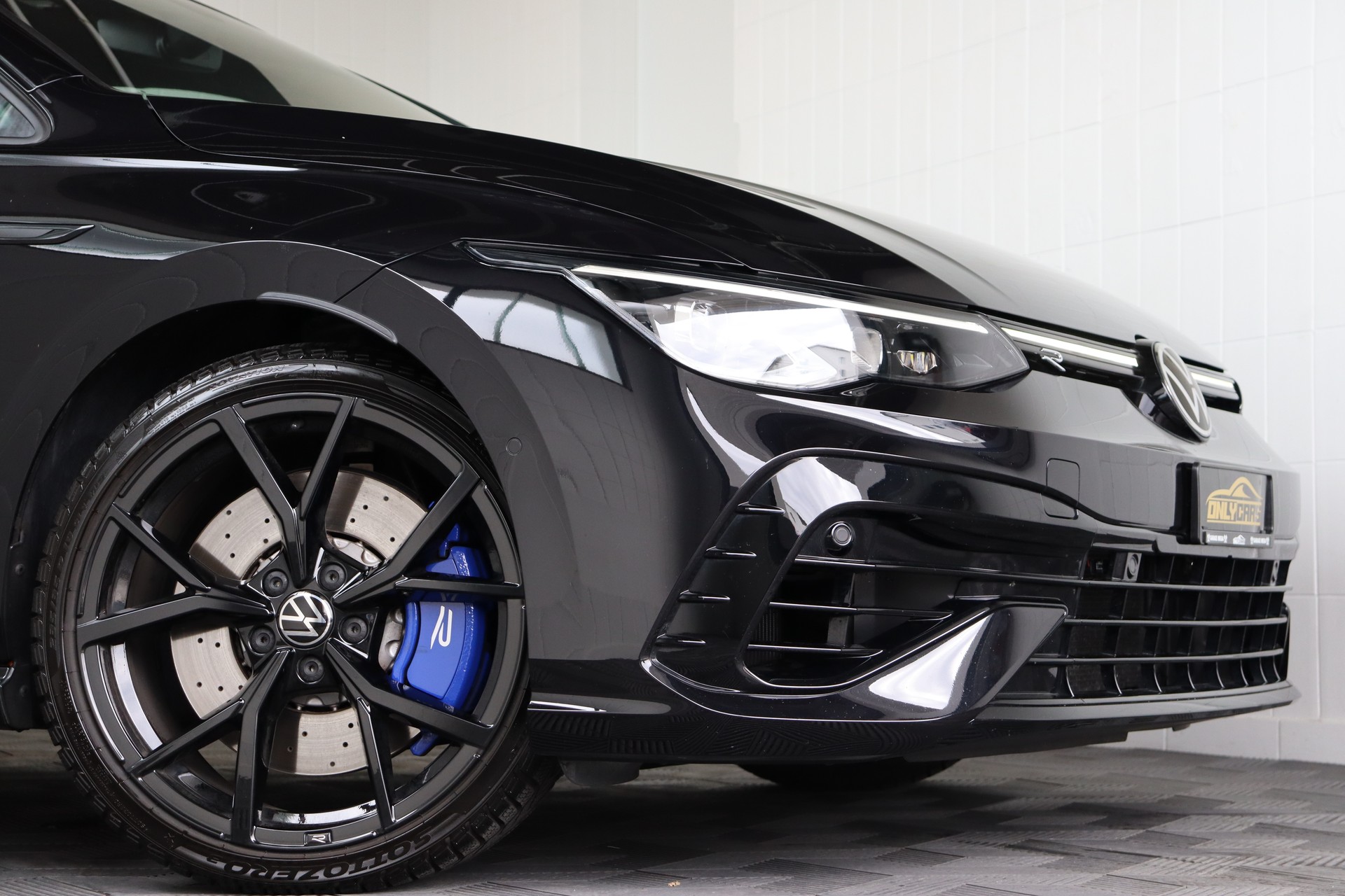 VW Golf 2.0 TSI R DSG 4Motion-image-5
