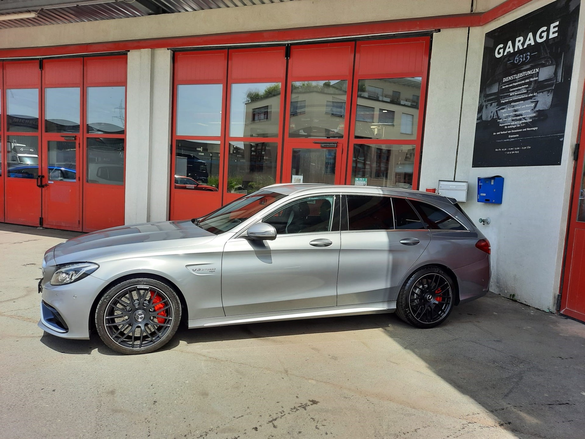 MERCEDES-BENZ C 63 S AMG Speedshift-showroom-element-1