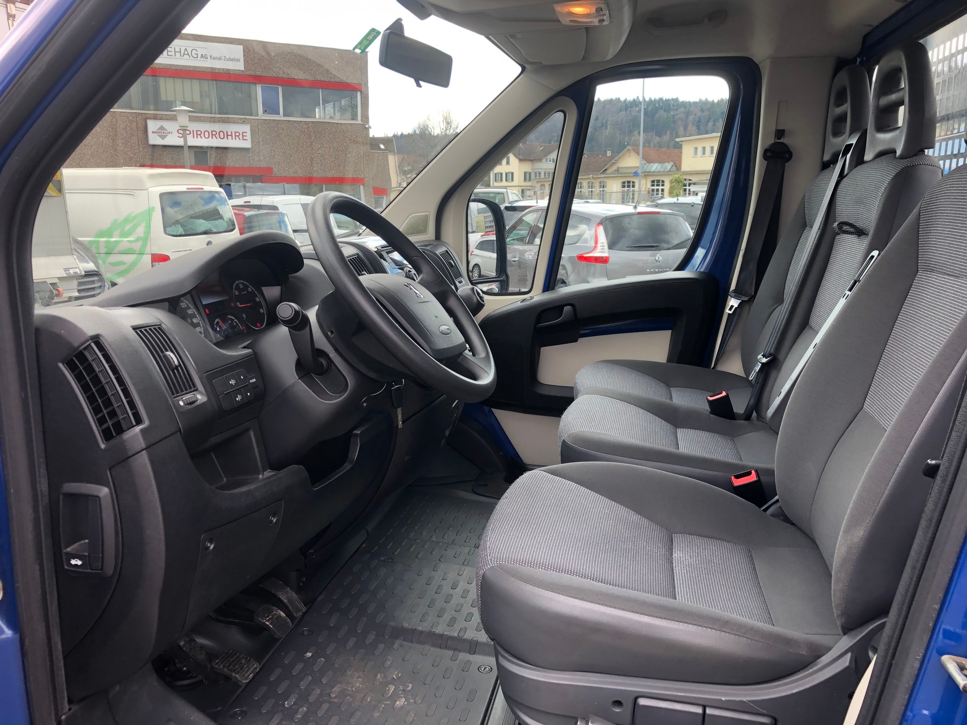 PEUGEOT Boxer 2.2 HDI 335 L2-image-6