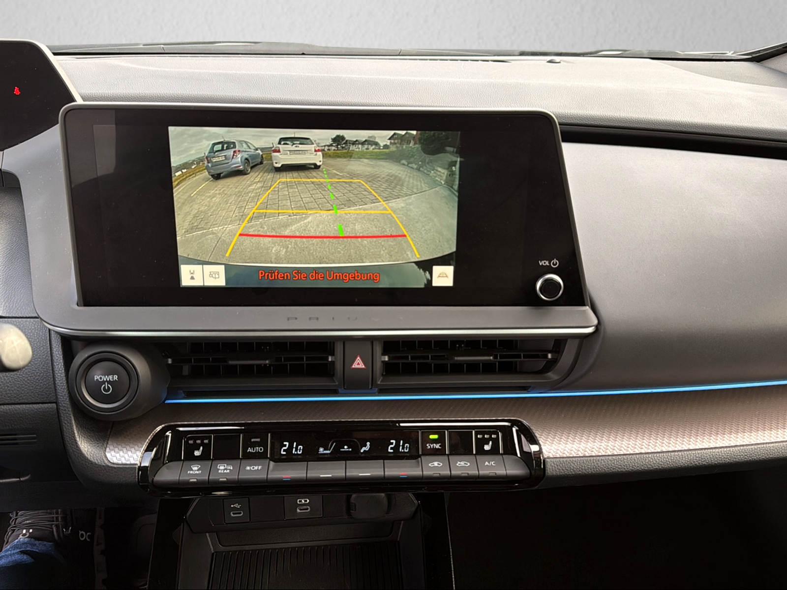 TOYOTA Prius 2.0 Plug-In-Hybrid Style-image-4