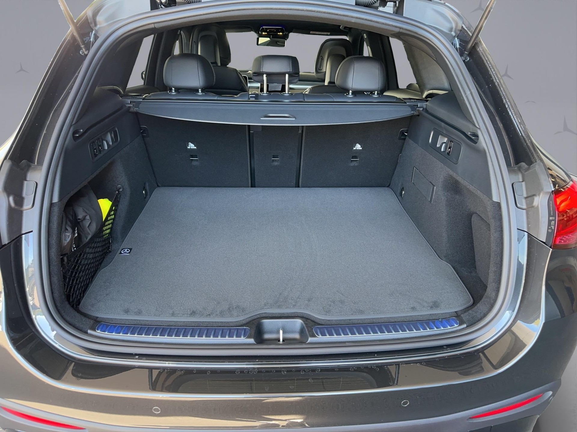 MERCEDES-BENZ GLC 450 d AMG Line 4matic-image-11
