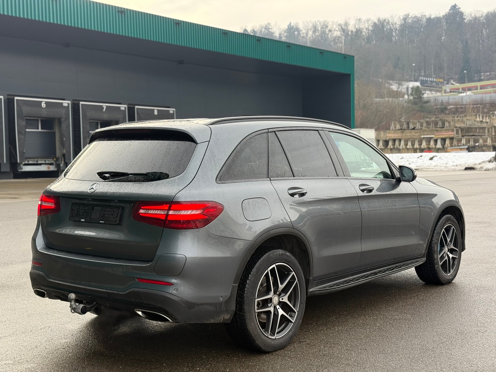 MERCEDES-BENZ GLC 350 e AMG Line 4Matic 7G-Tronic-image-4