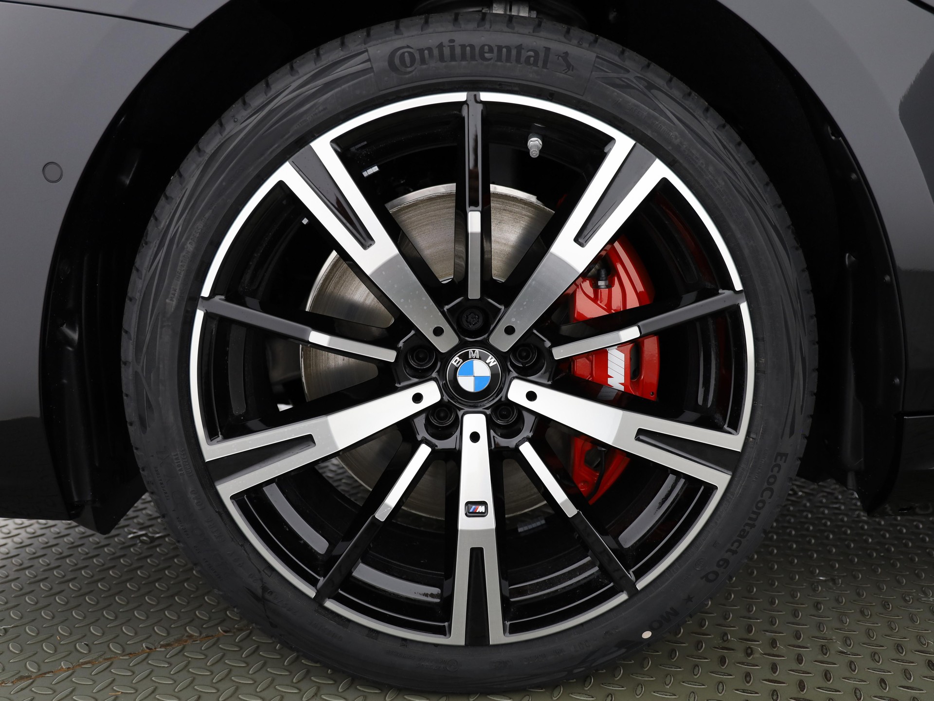 BMW 550e xDrive-image-18