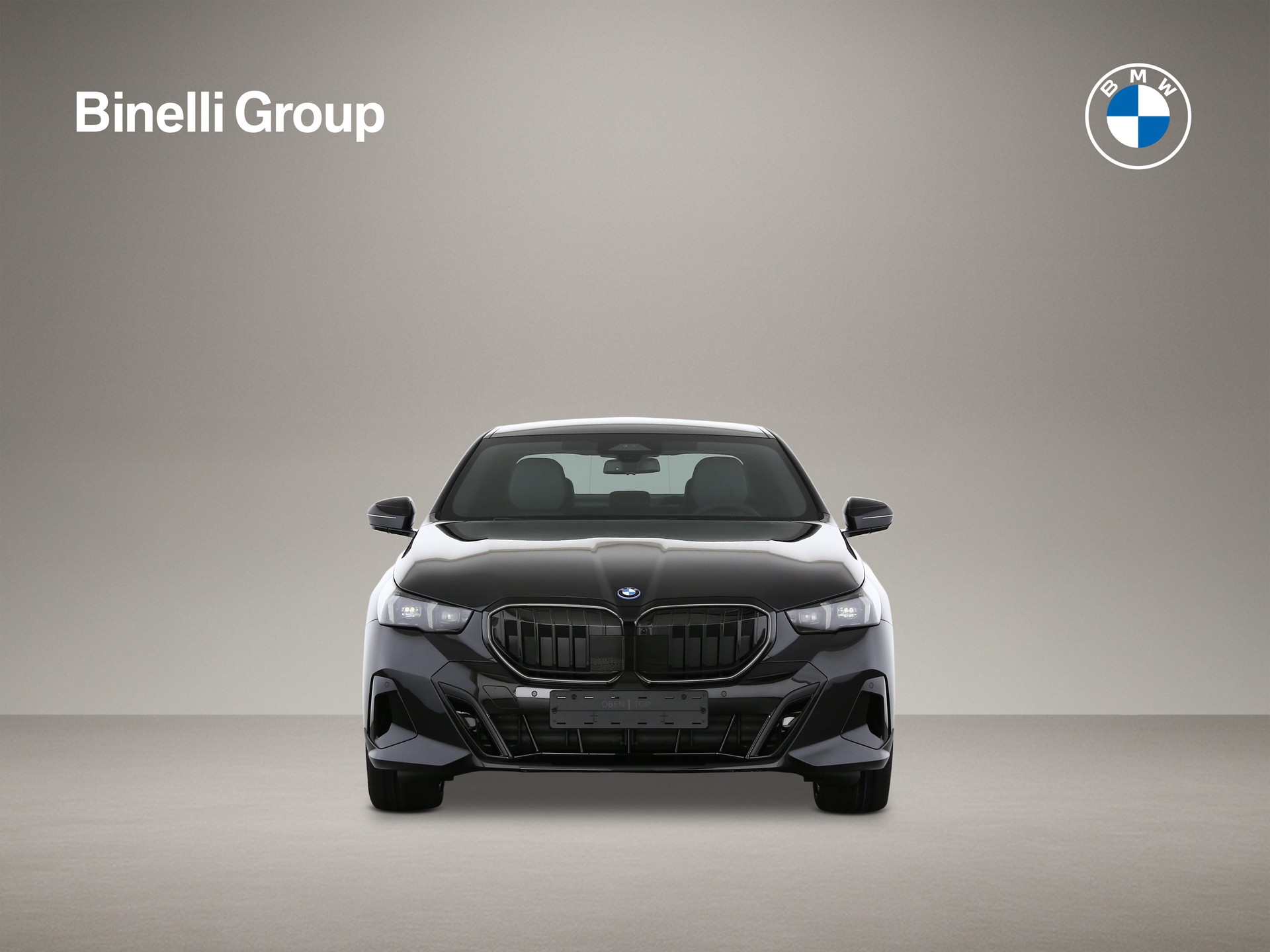 BMW 550e xDrive-showroom-element-2