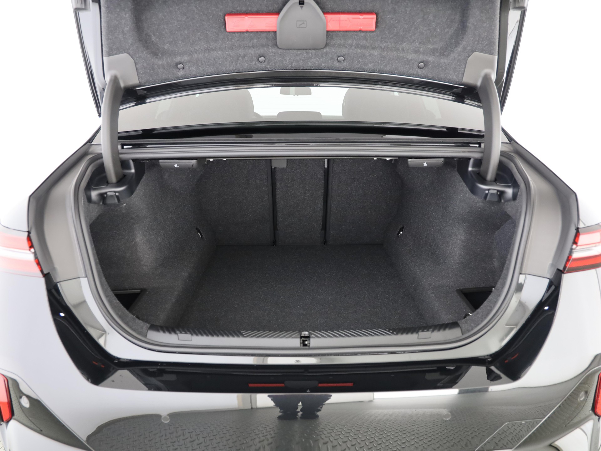 BMW 550e xDrive-image-19
