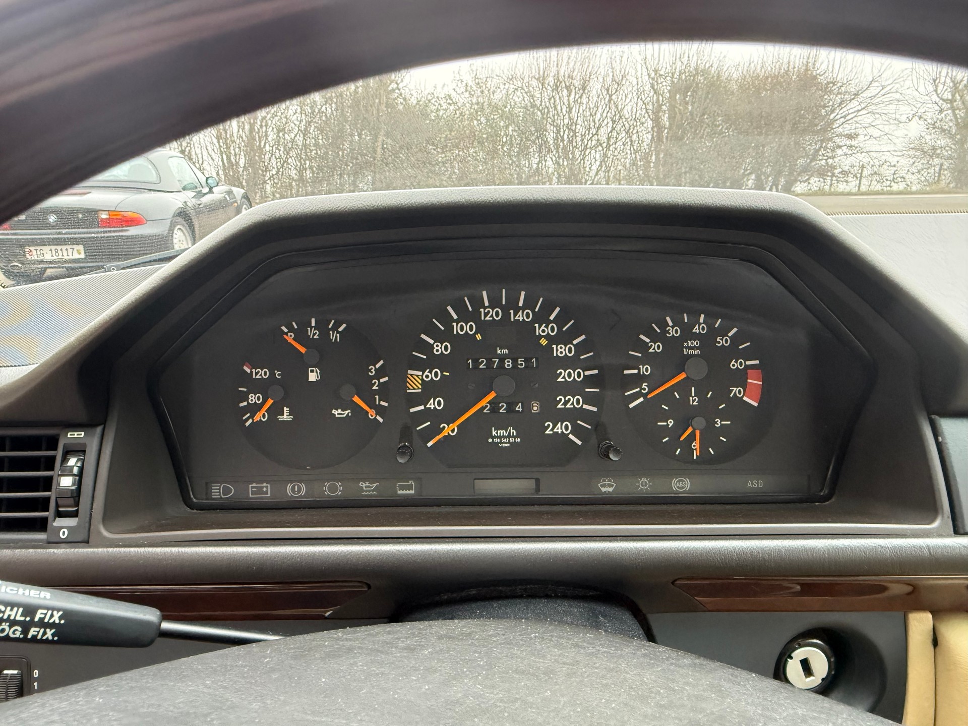MERCEDES-BENZ 300 CE-image-8