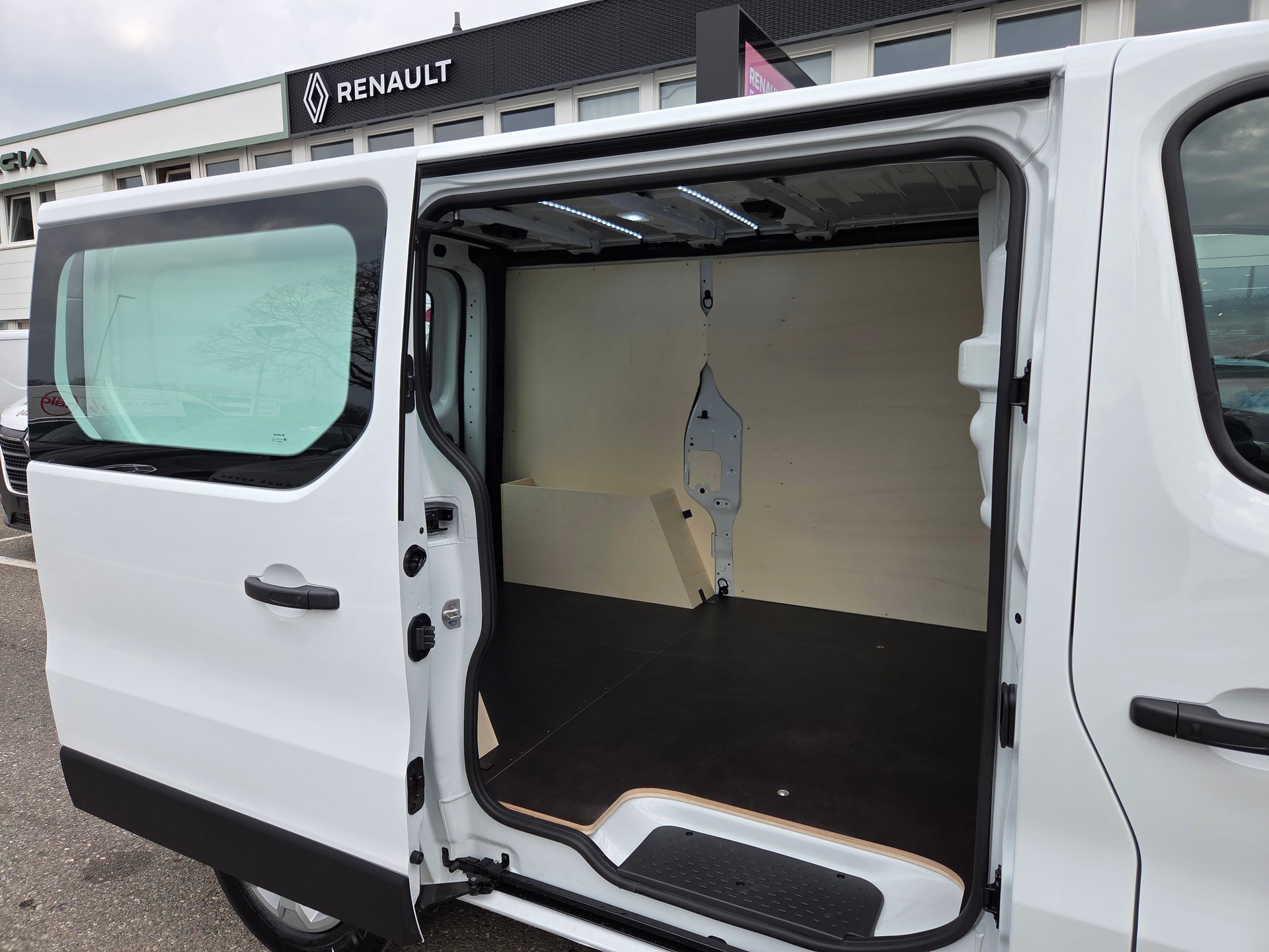 RENAULT Trafic Kaw. 2.8 t L1 H1 2.0 dCi Blue 110 Advance-image-6