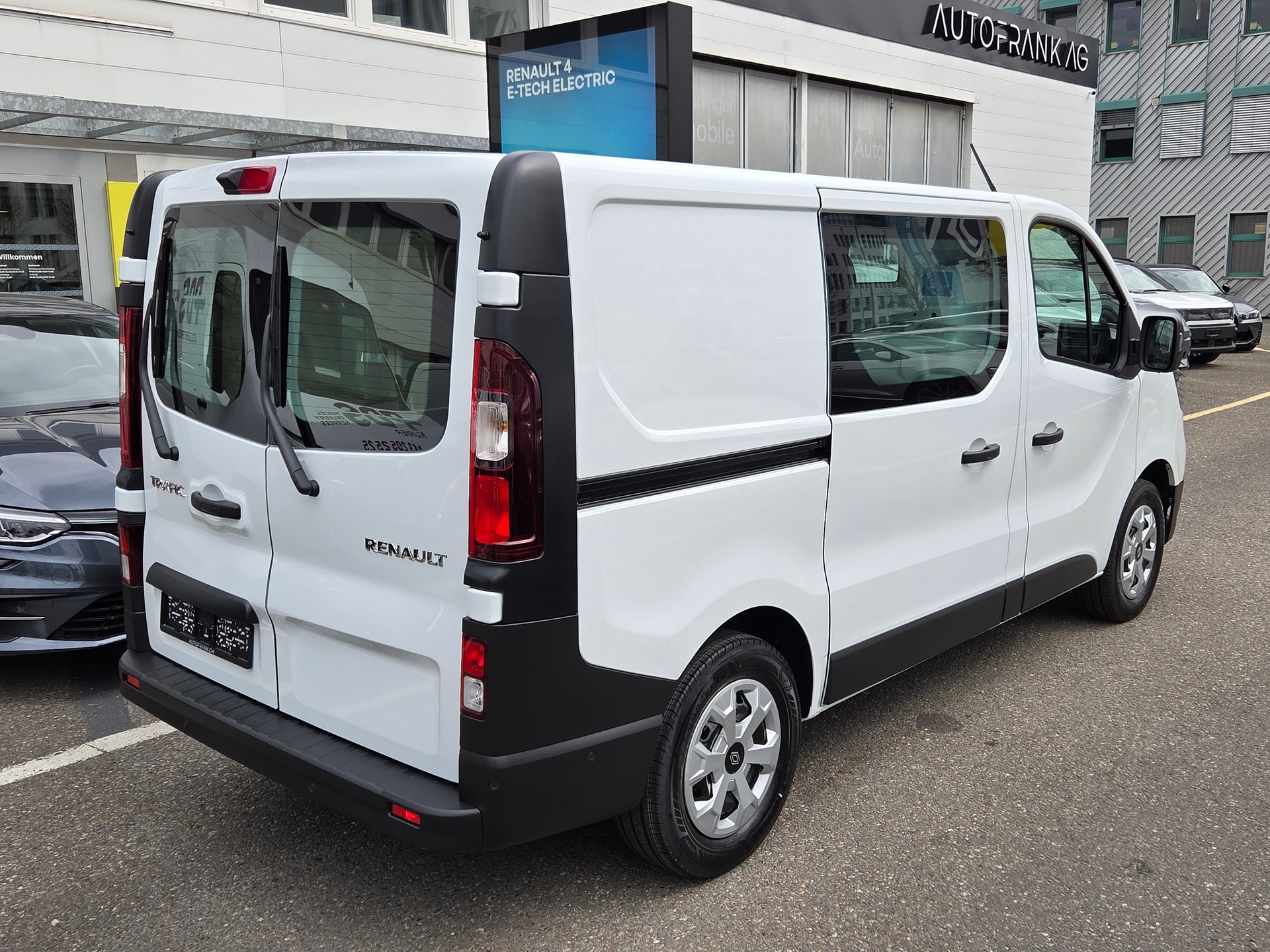 RENAULT Trafic Kaw. 2.8 t L1 H1 2.0 dCi Blue 110 Advance-image-8