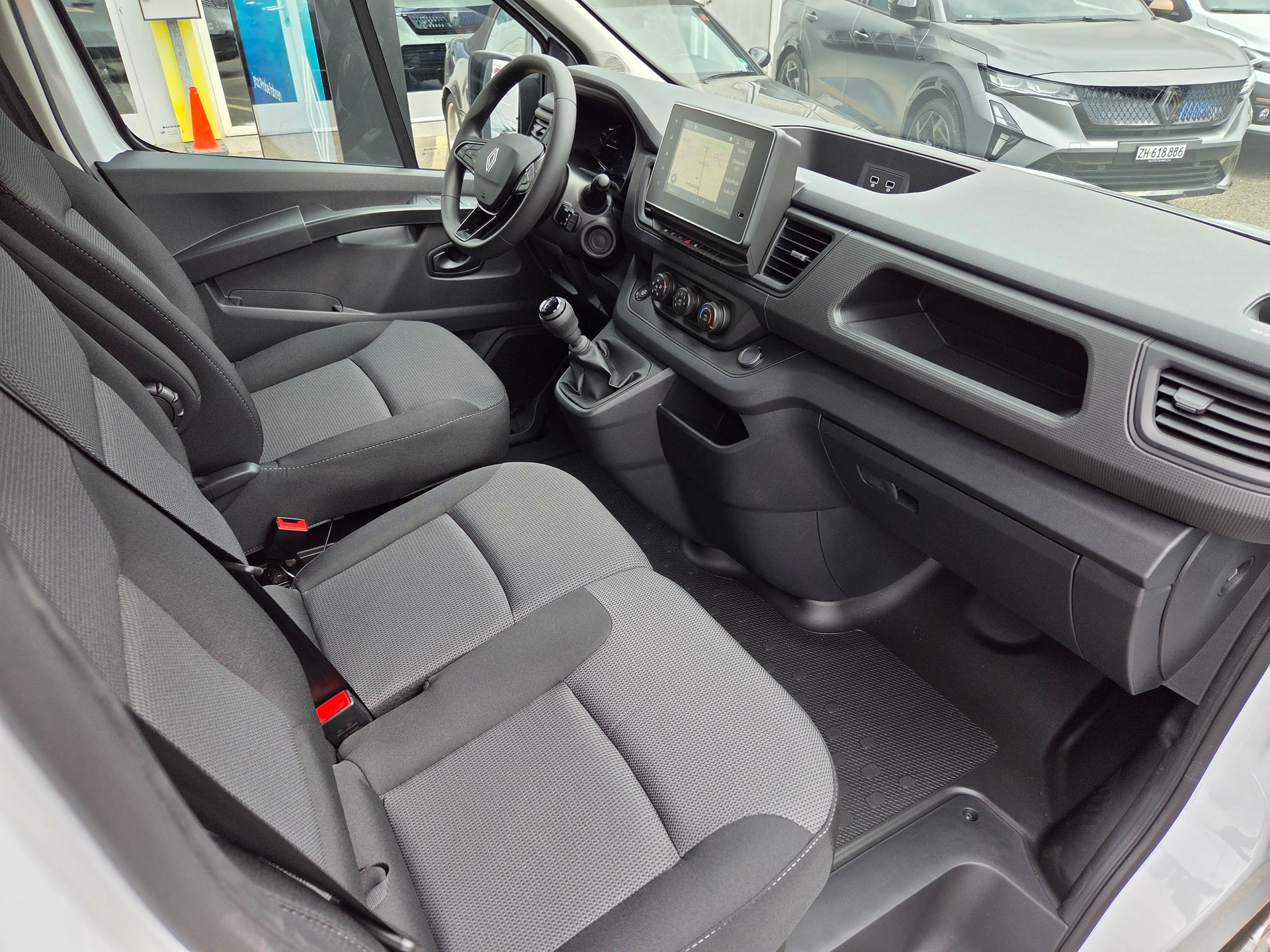 RENAULT Trafic Kaw. 2.8 t L1 H1 2.0 dCi Blue 110 Advance-image-10