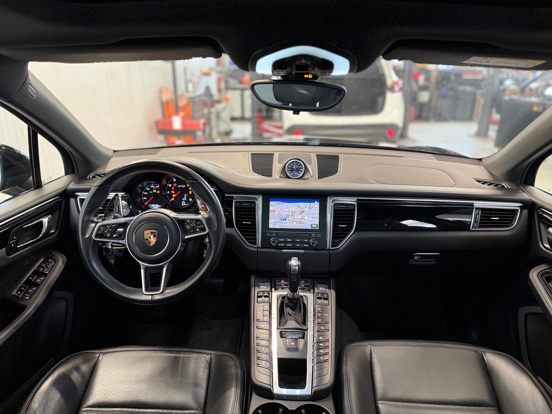 PORSCHE Macan GTS PDK-image-10
