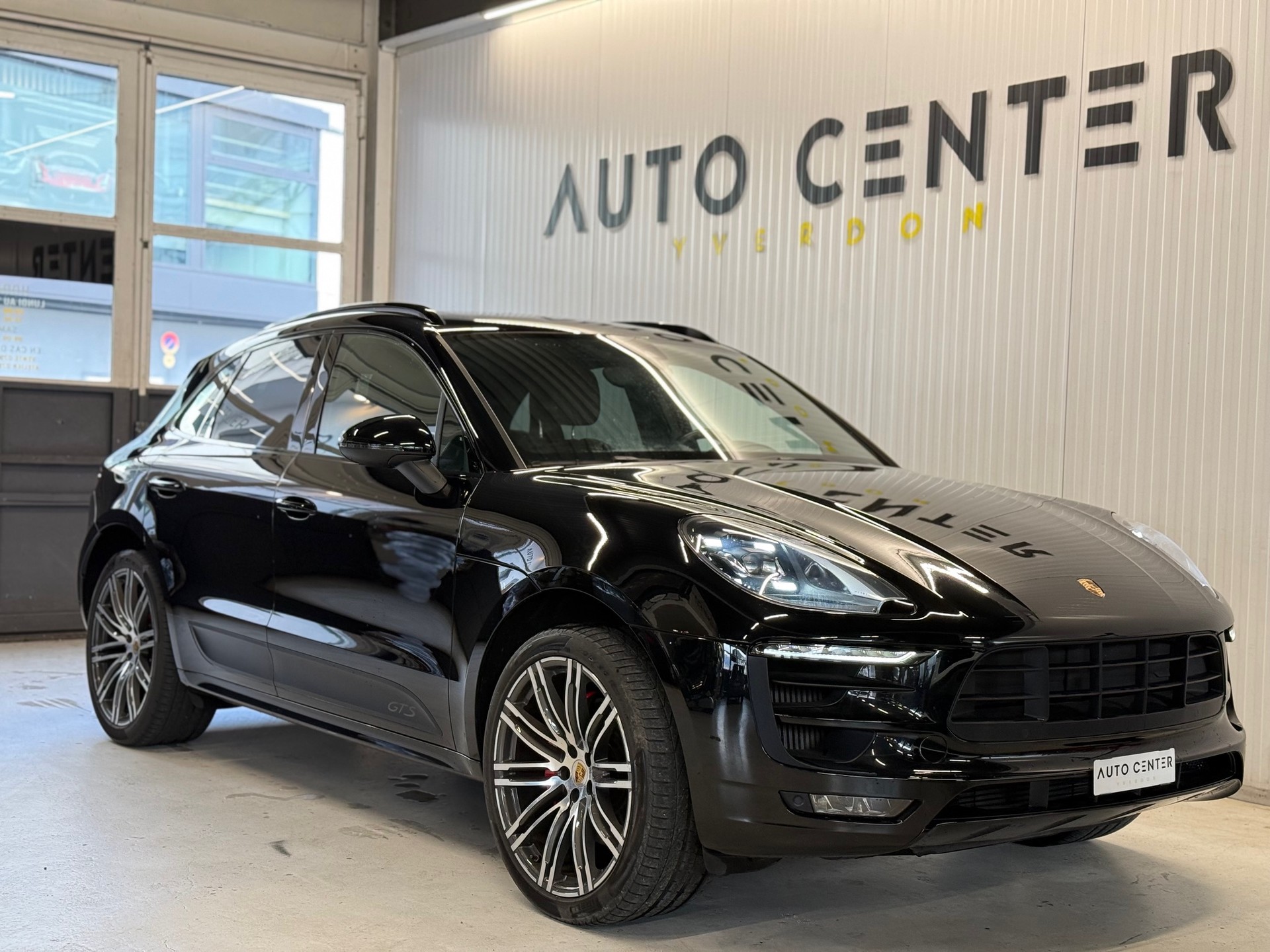 PORSCHE Macan GTS PDK-showroom-element-1