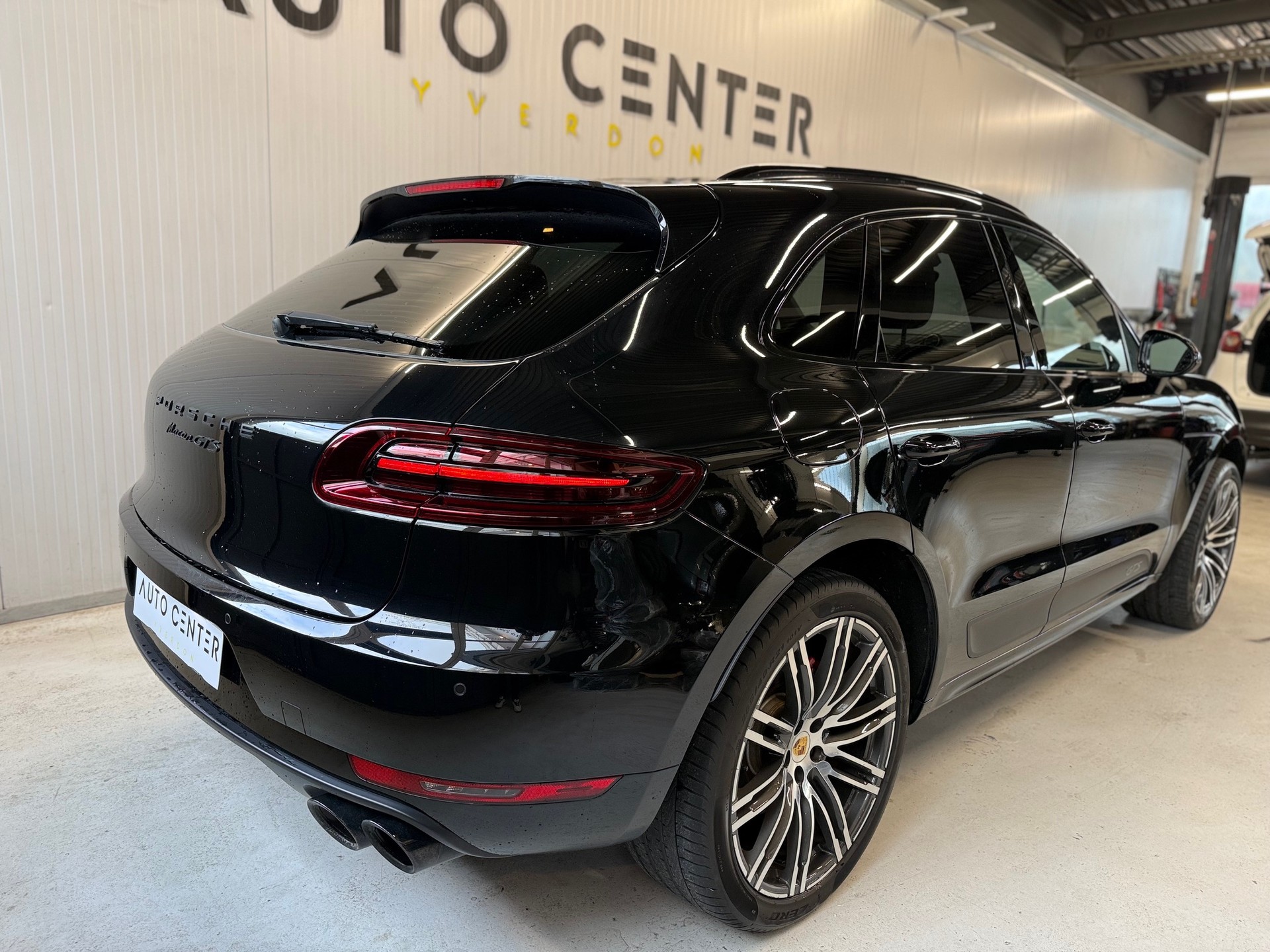 PORSCHE Macan GTS PDK-showroom-element-2