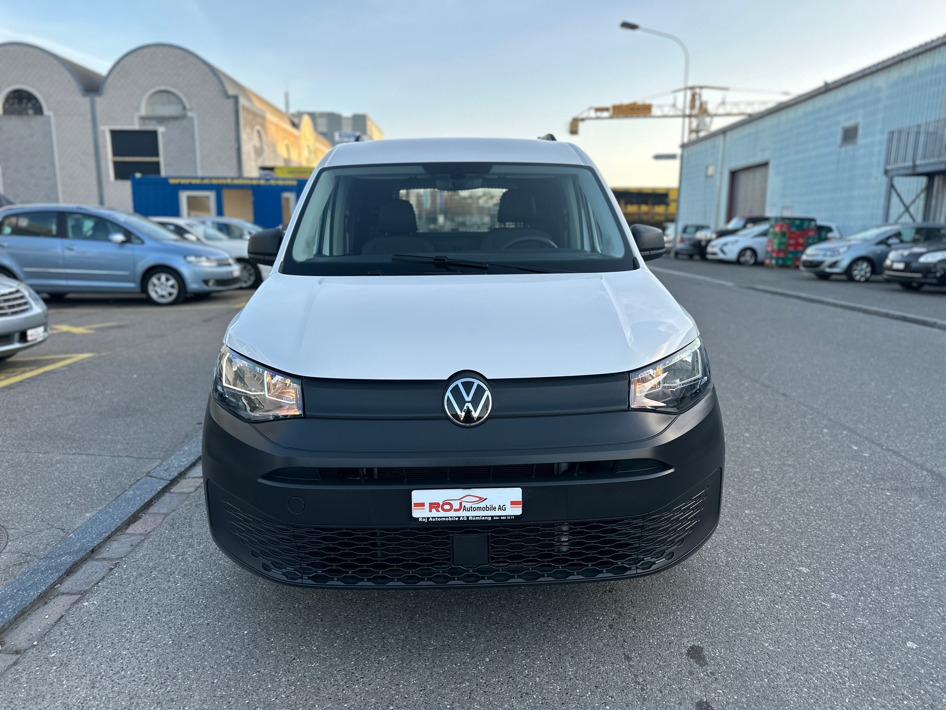 VW Caddy Cargo 2.0TDI Maxi-showroom-element-2