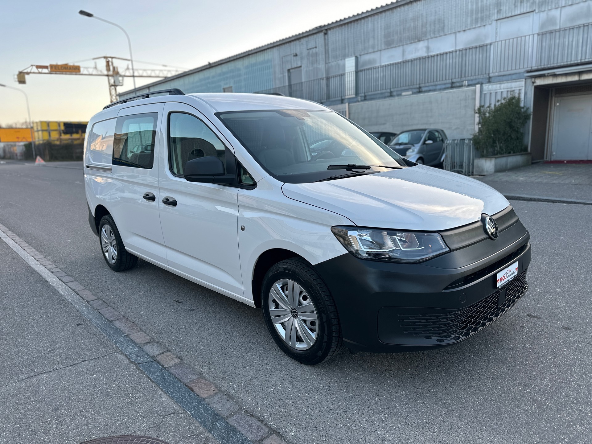 VW Caddy Cargo 2.0TDI Maxi-showroom-element-3