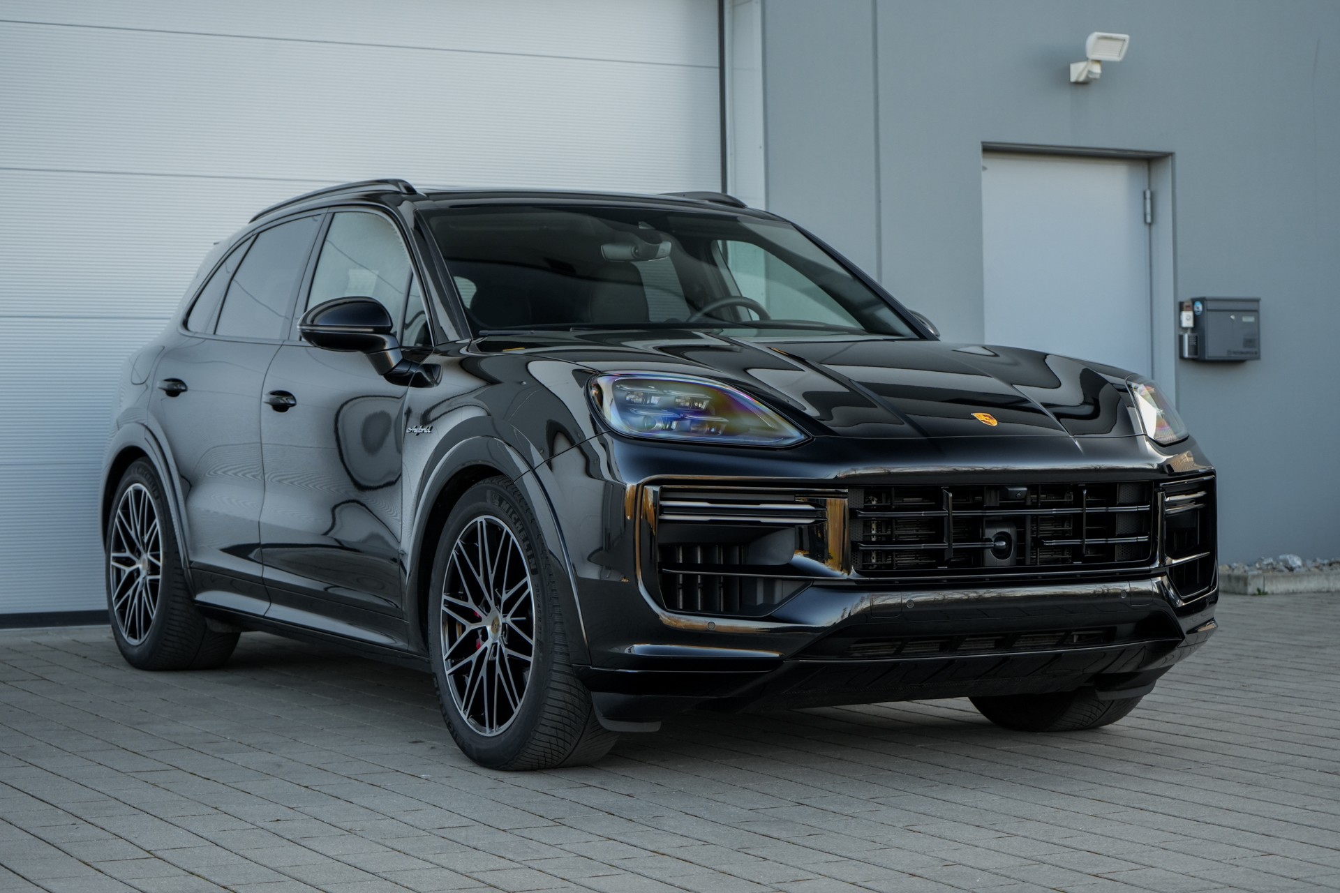 PORSCHE Cayenne Turbo E-Hybrid Tiptronic-showroom-element-2