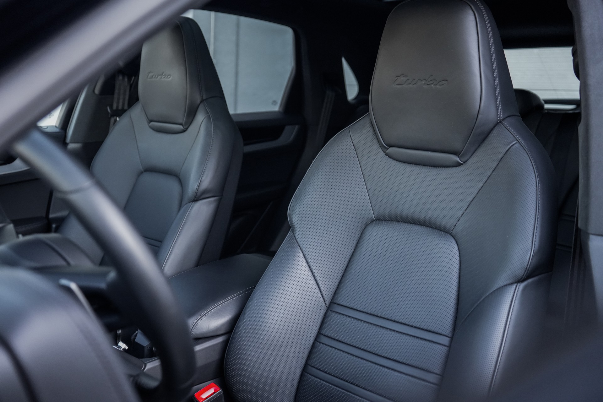 PORSCHE Cayenne Turbo E-Hybrid Tiptronic-image-9