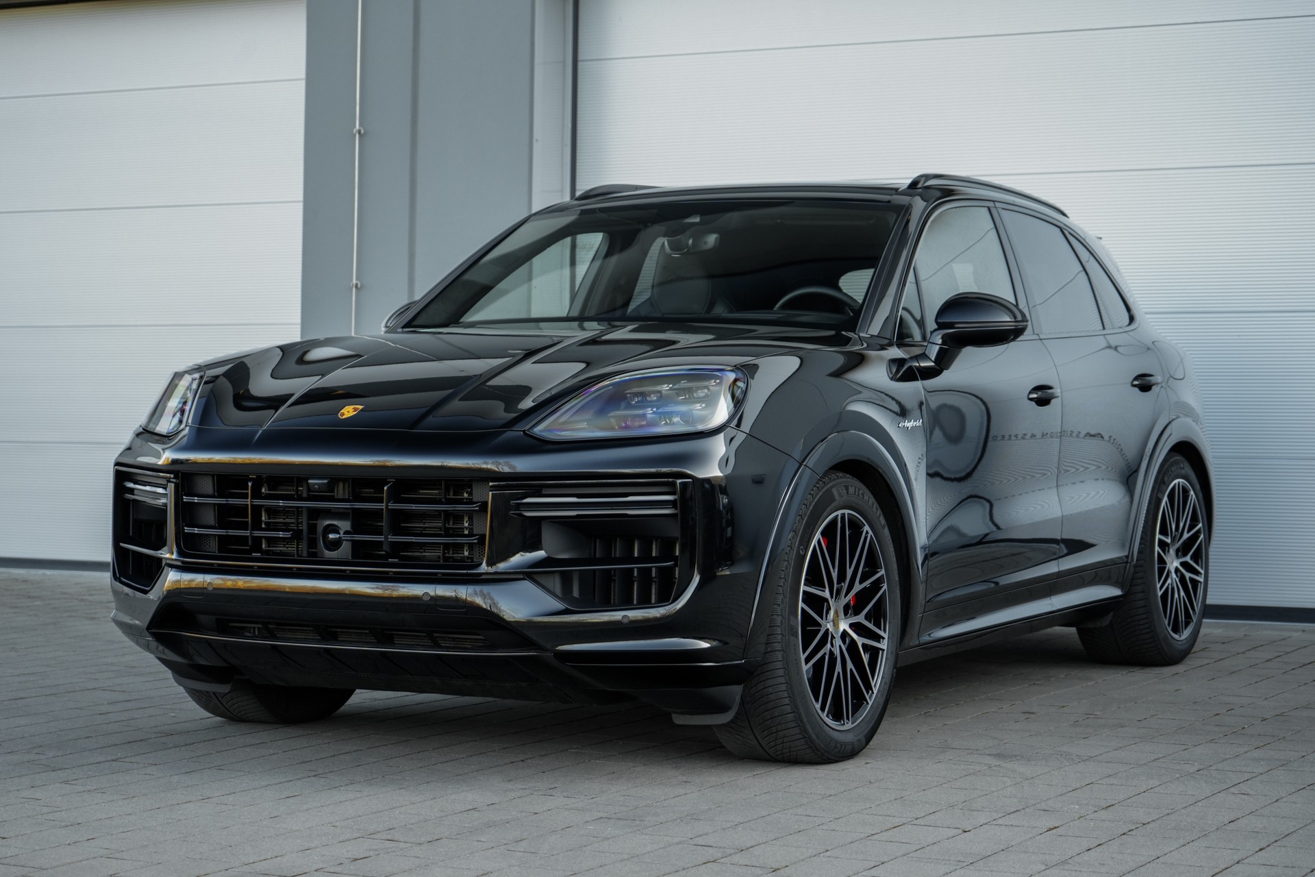 PORSCHE Cayenne Turbo E-Hybrid Tiptronic-showroom-element-1