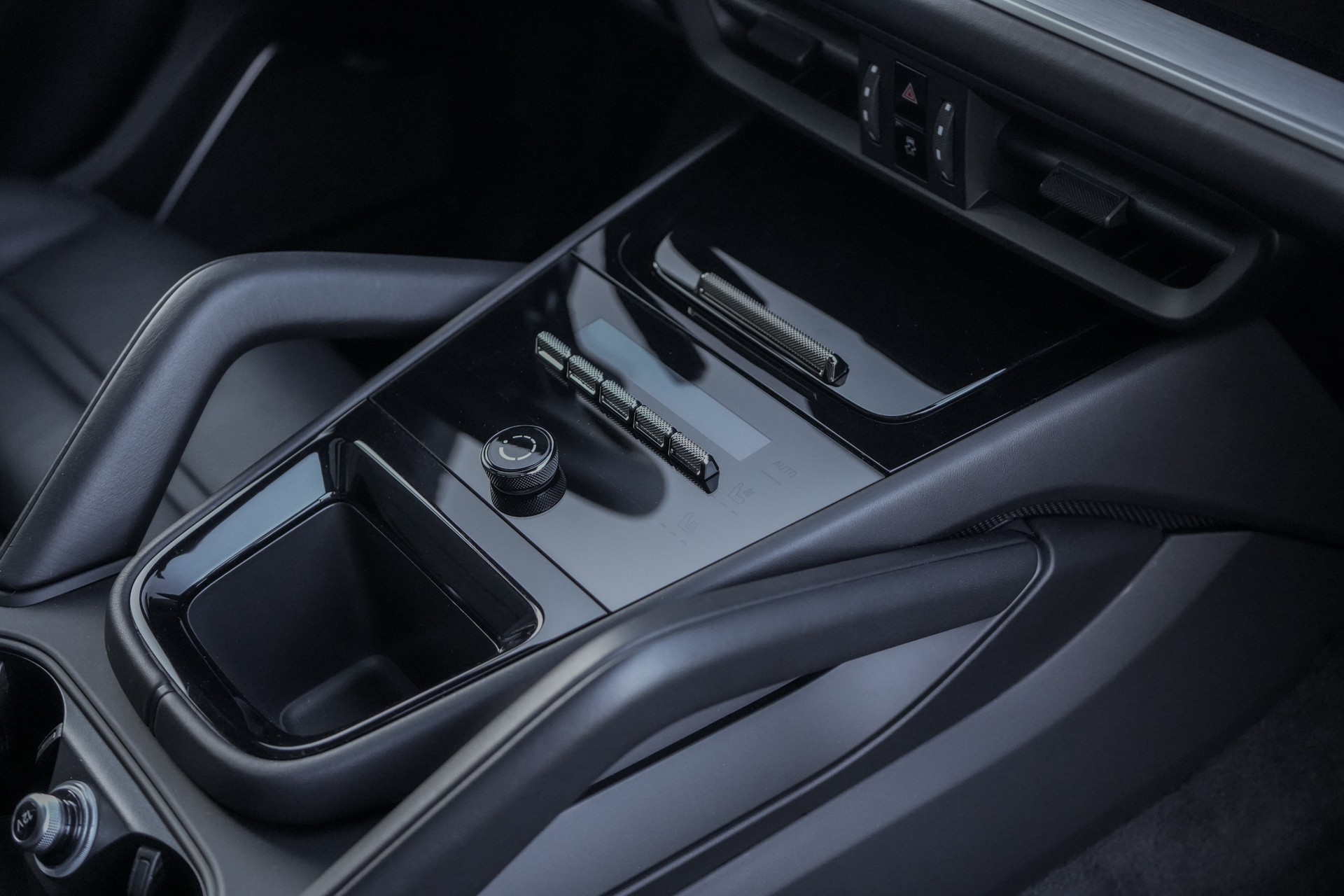 PORSCHE Cayenne Turbo E-Hybrid Tiptronic-image-16