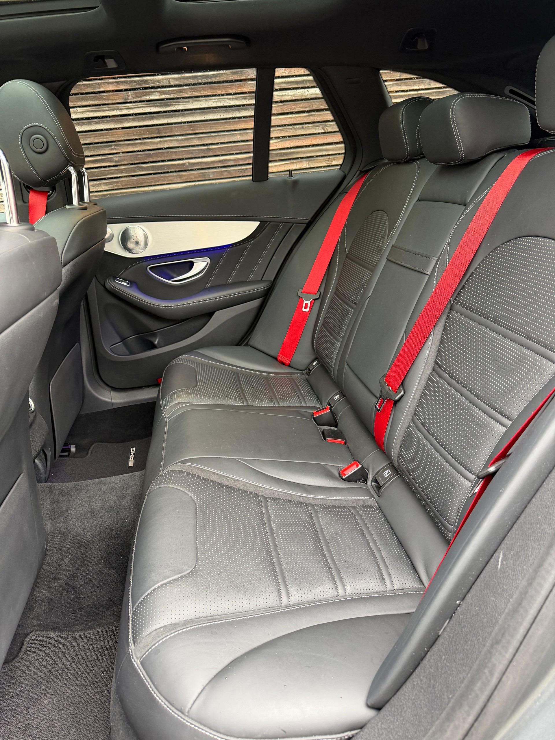 MERCEDES-BENZ C 63 AMG-image-14
