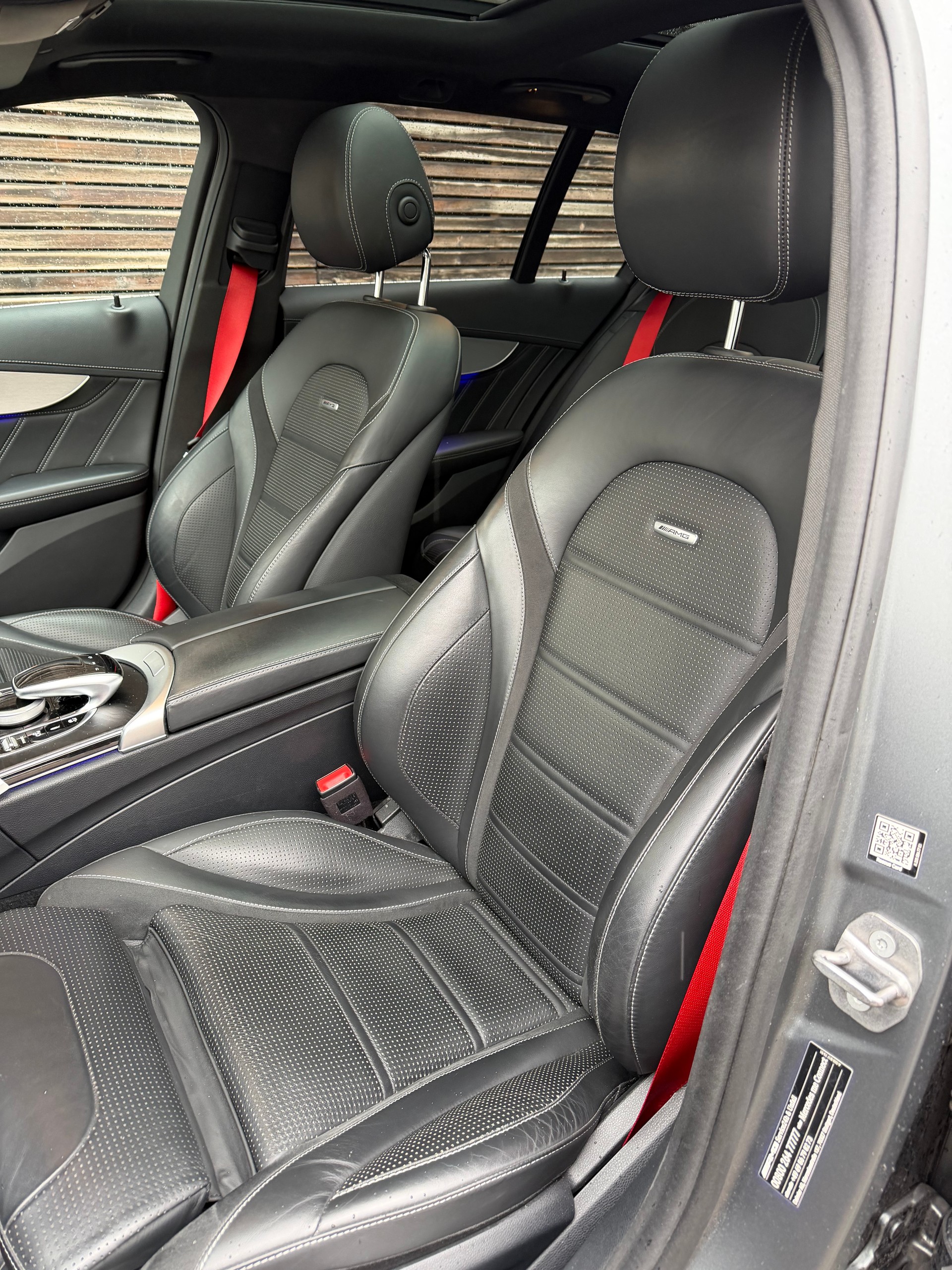 MERCEDES-BENZ C 63 AMG-image-13