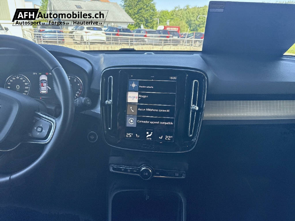 VOLVO XC40 1.5 T2 XCITE-image-8