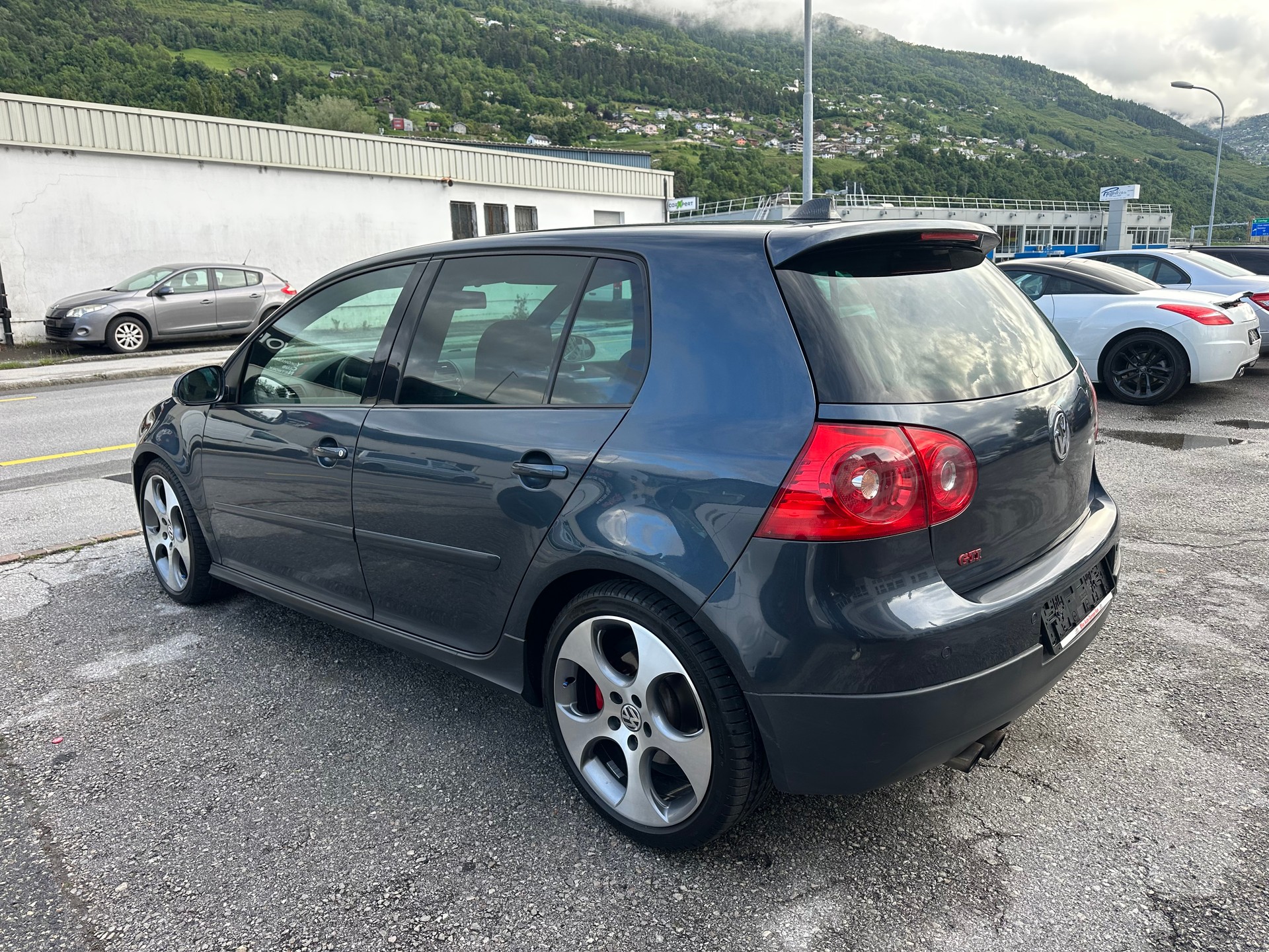VW Golf 2.0 TFSI GTI-image-5