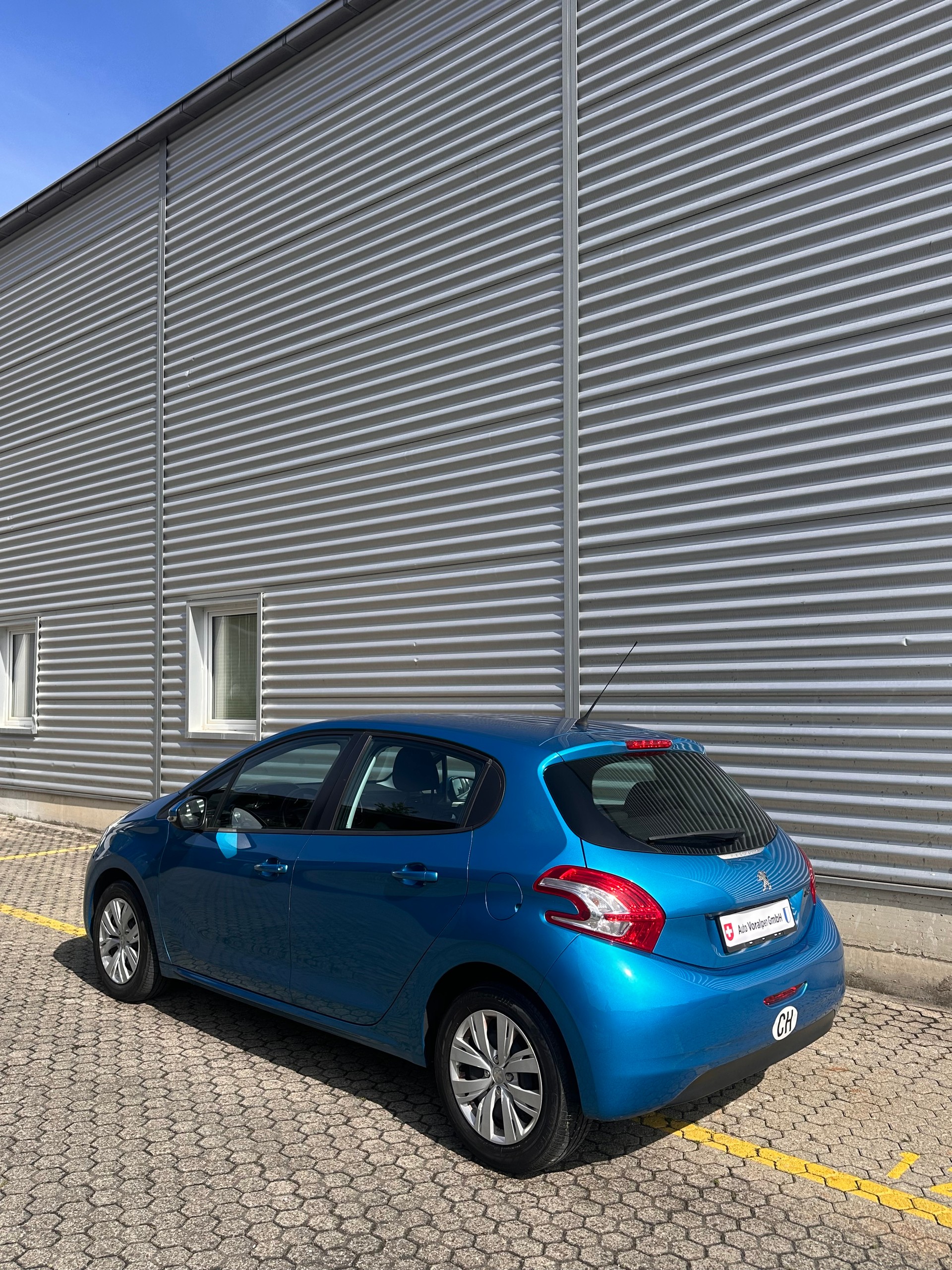 PEUGEOT 208 1.2 VTI Active-image-5