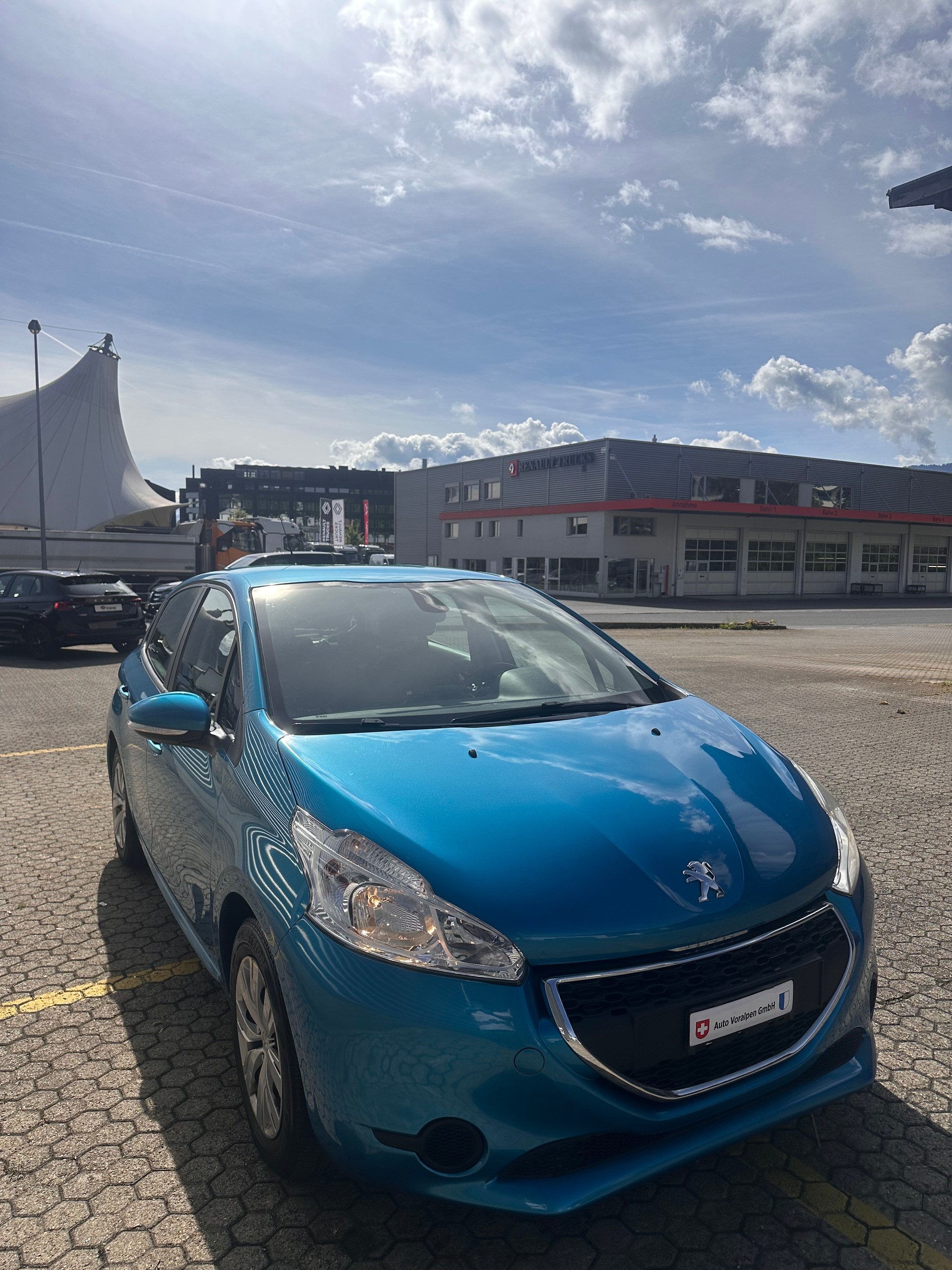 PEUGEOT 208 1.2 VTI Active-image-2