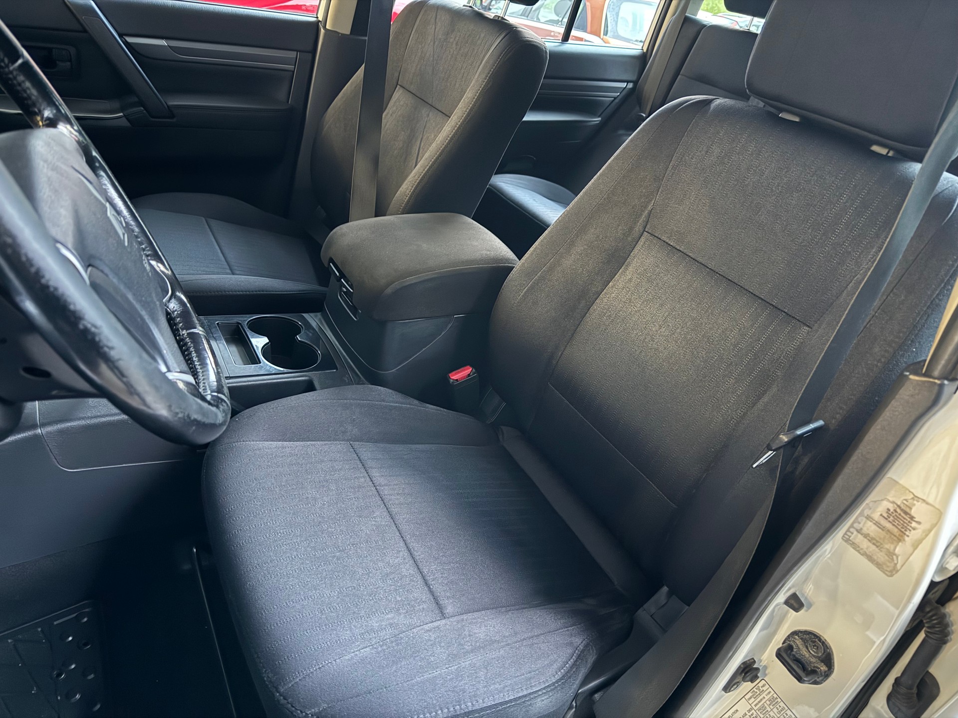 MITSUBISHI Pajero 3.2 DI-D Value Automatic-image-3