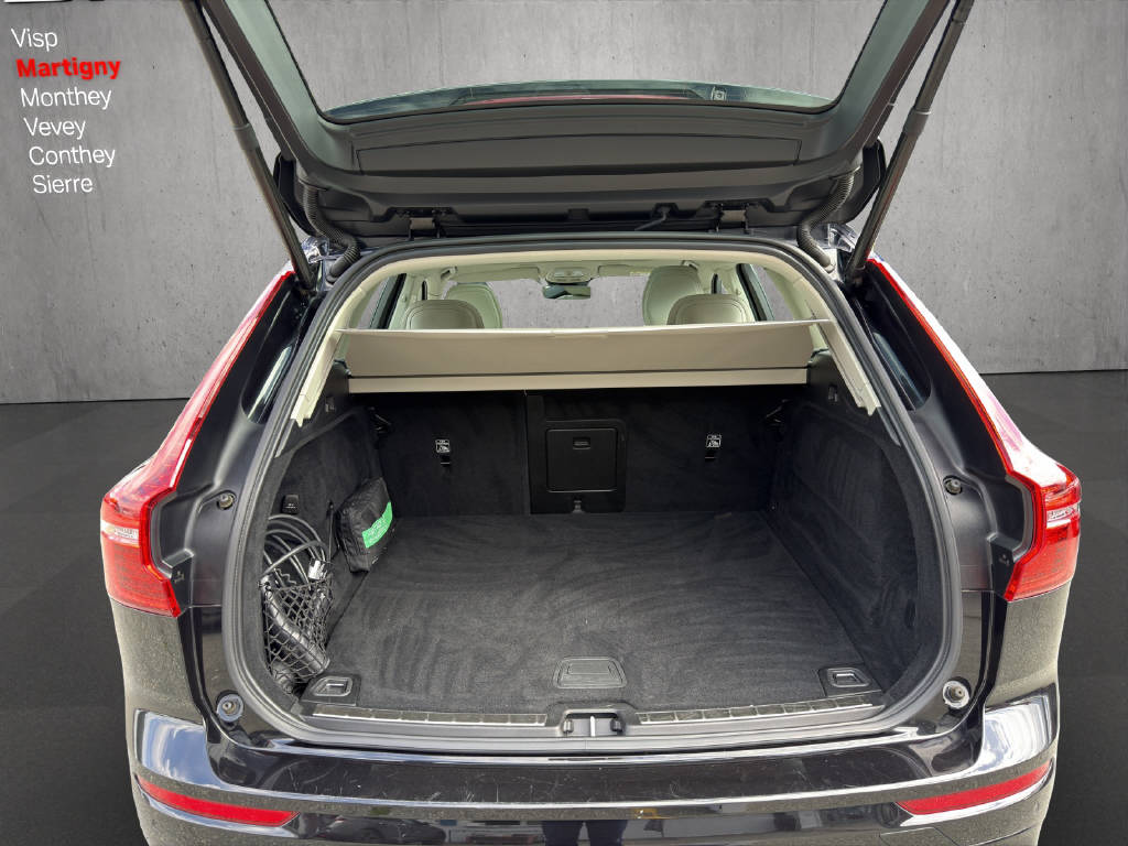 VOLVO XC60 2.0 T6 TE Ultimate Dark eAWD-image-14