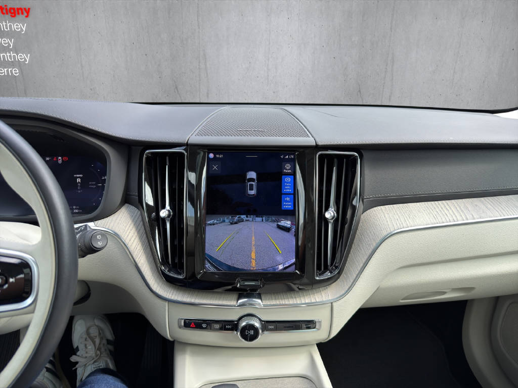 VOLVO XC60 2.0 T6 TE Ultimate Dark eAWD-image-11