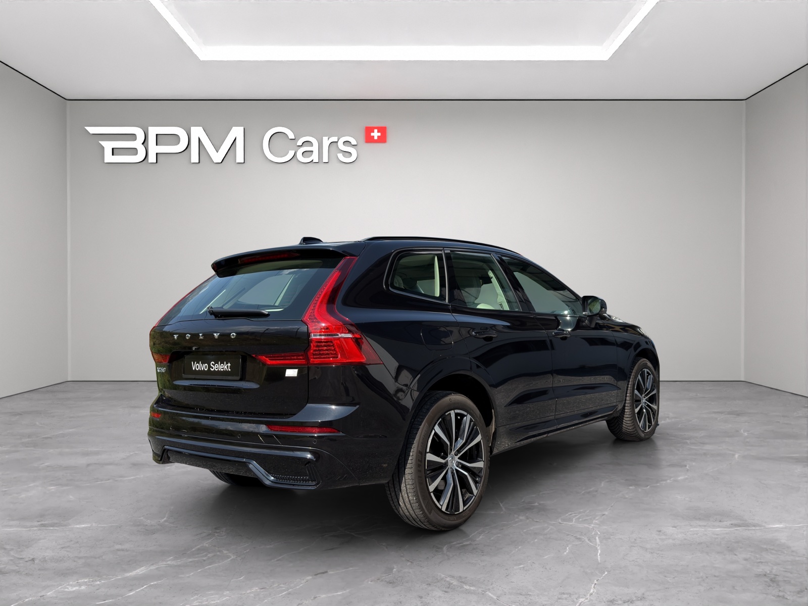 VOLVO XC60 2.0 T6 TE Ultimate Dark eAWD-showroom-element-3