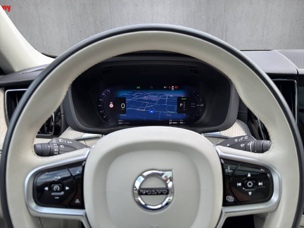 VOLVO XC60 2.0 T6 TE Ultimate Dark eAWD-image-9