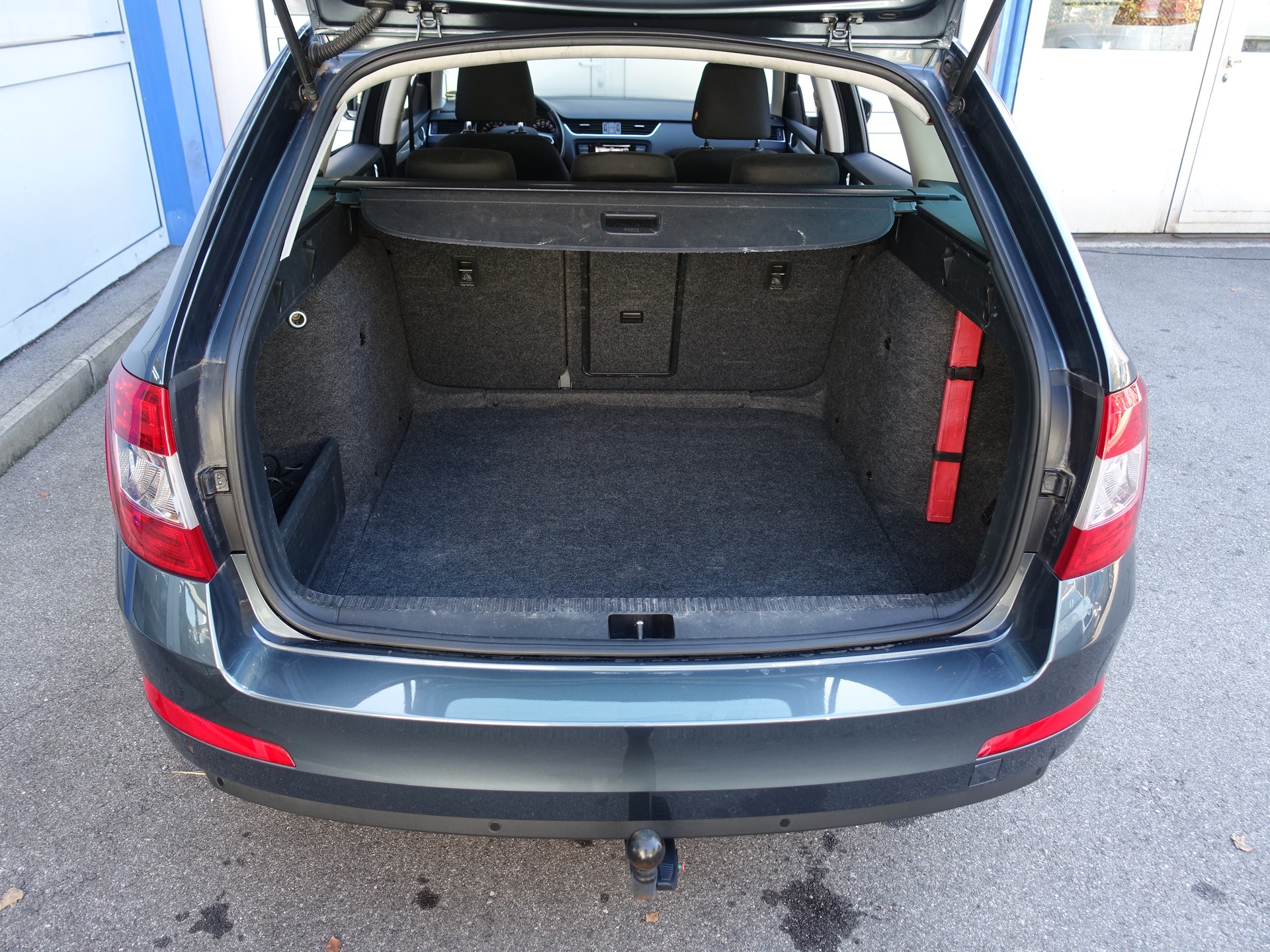 SKODA Octavia Combi 1.6 TDI Ambition 4x4-image-15