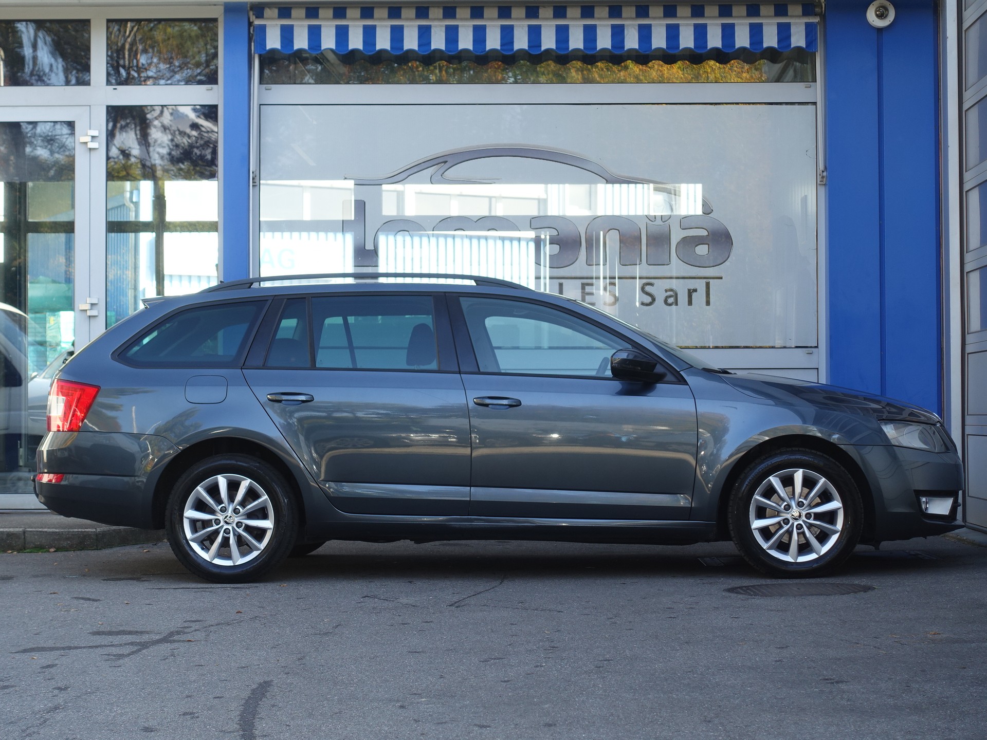 SKODA Octavia Combi 1.6 TDI Ambition 4x4-image-7
