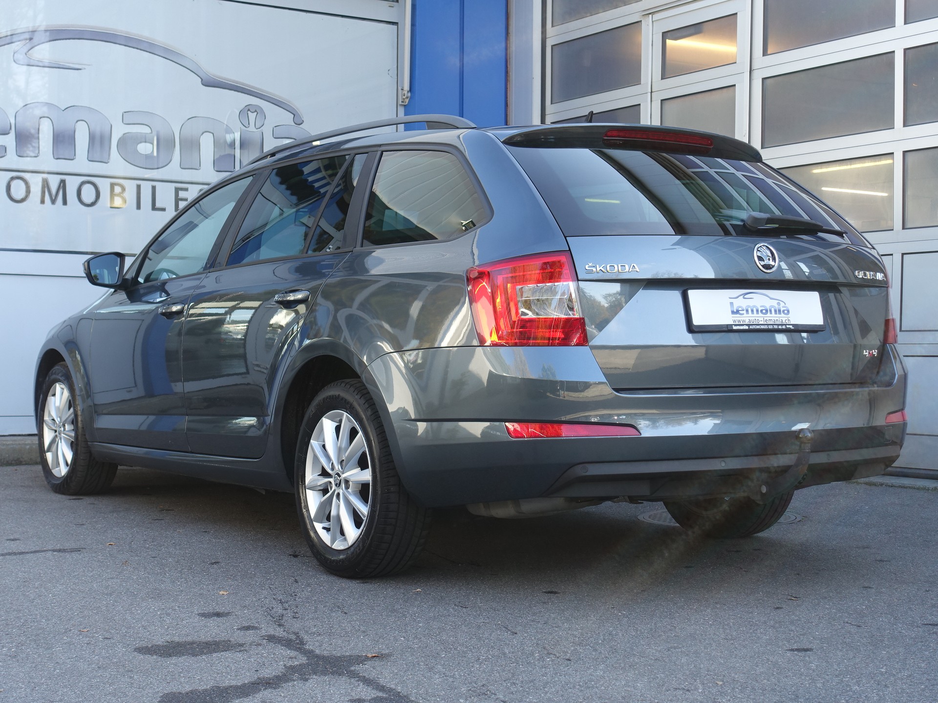 SKODA Octavia Combi 1.6 TDI Ambition 4x4-showroom-element-3