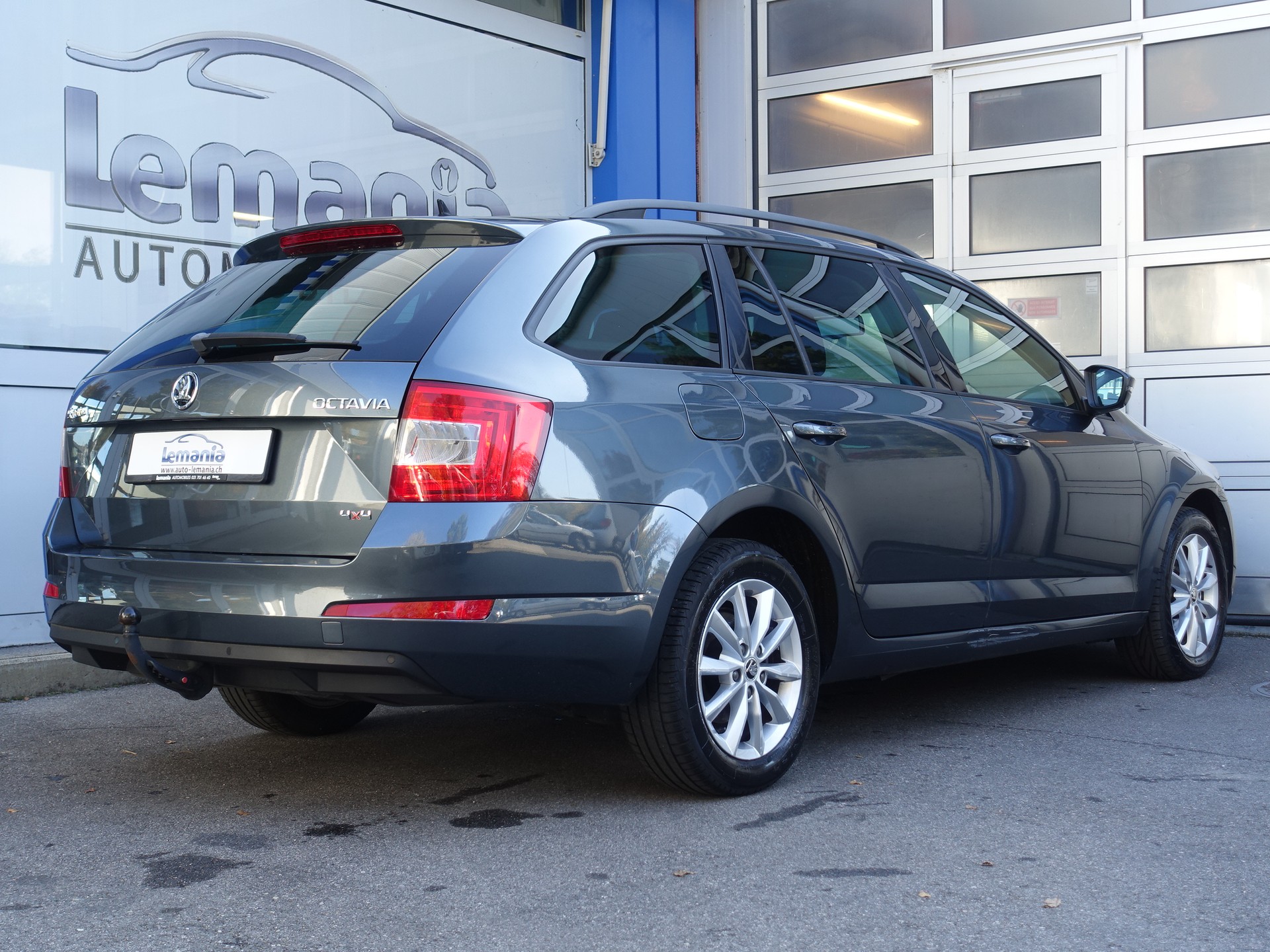 SKODA Octavia Combi 1.6 TDI Ambition 4x4-image-4
