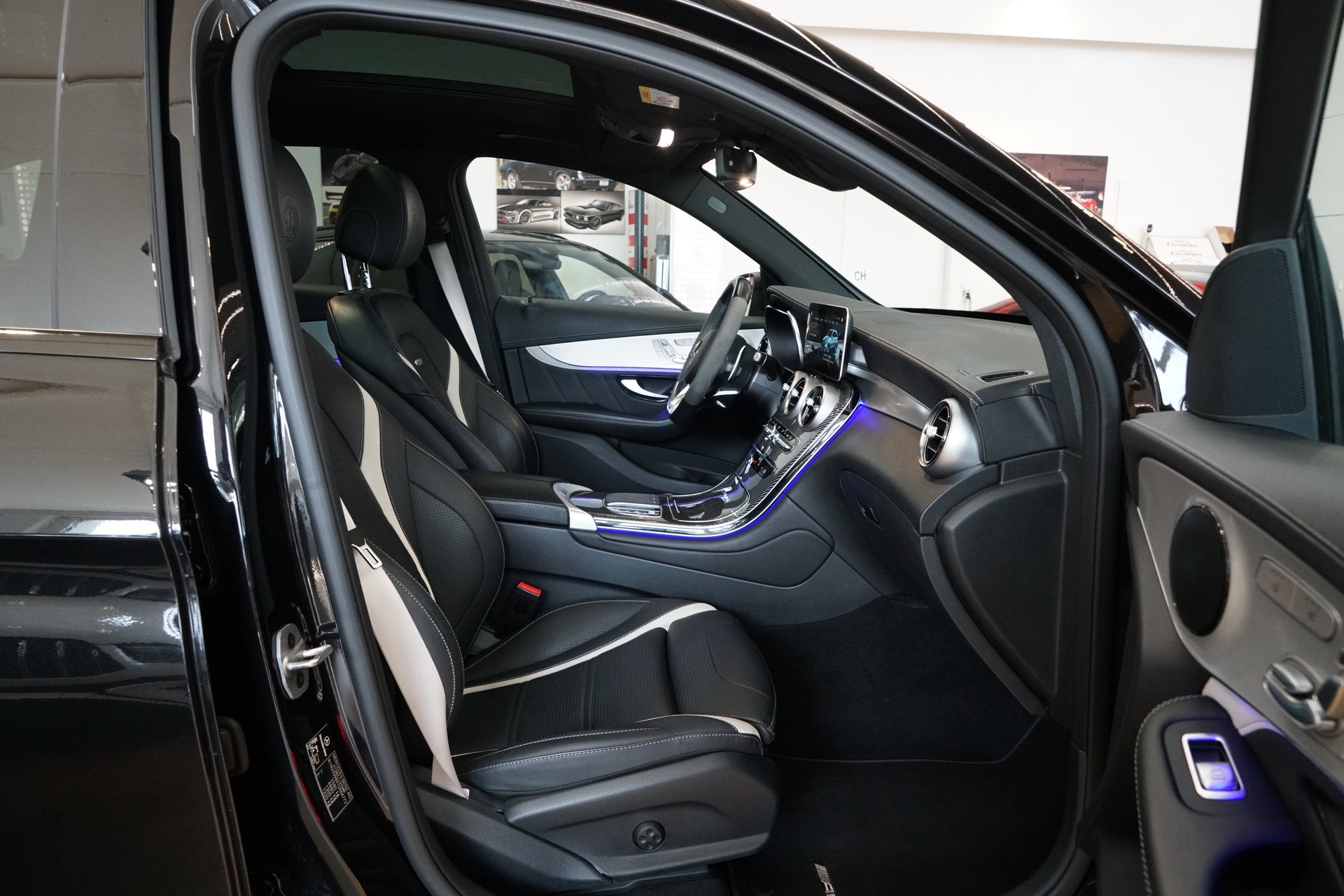 MERCEDES-BENZ GLC 63 S AMG 4Matic 9G-Tronic-image-24