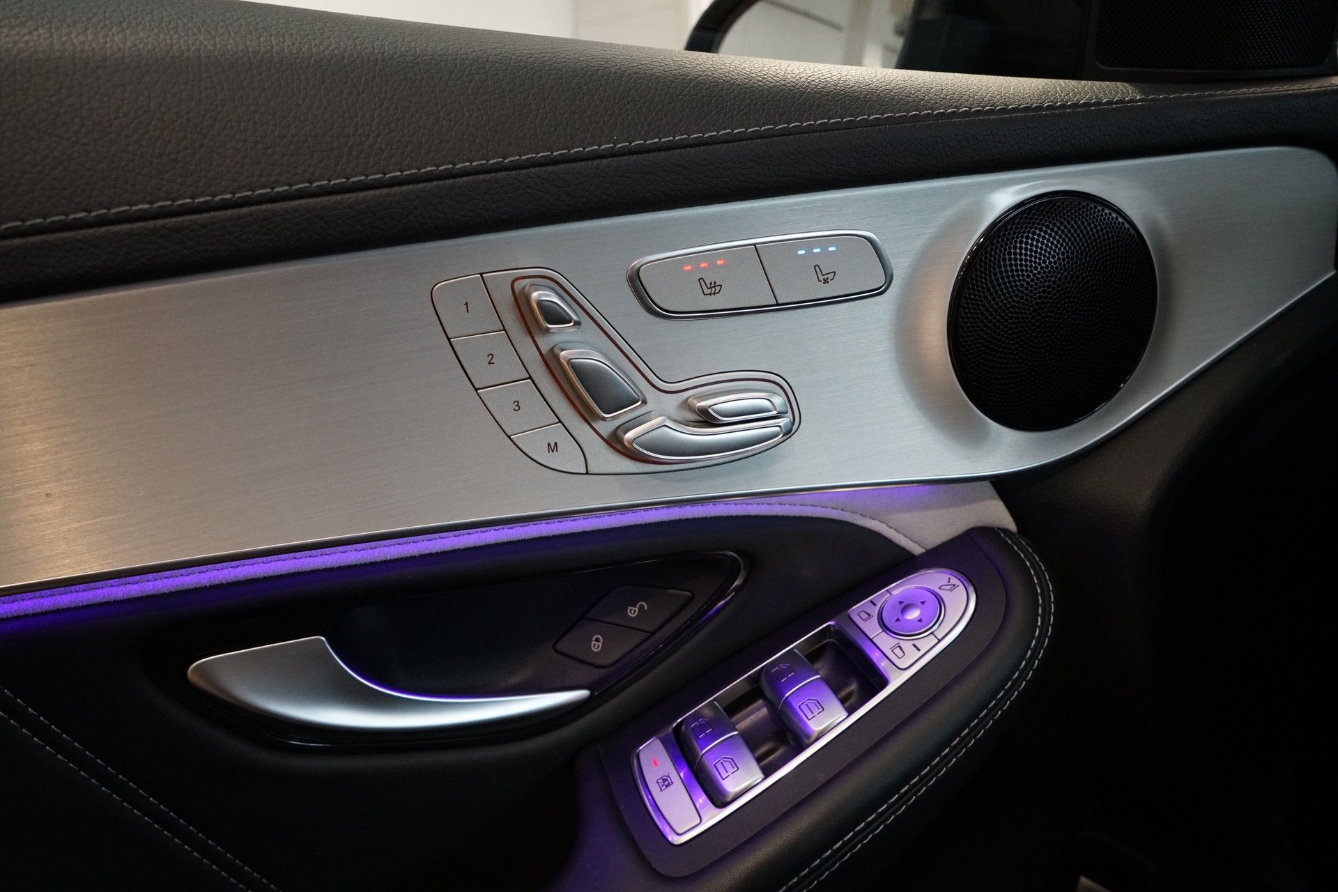 MERCEDES-BENZ GLC 63 S AMG 4Matic 9G-Tronic-image-17
