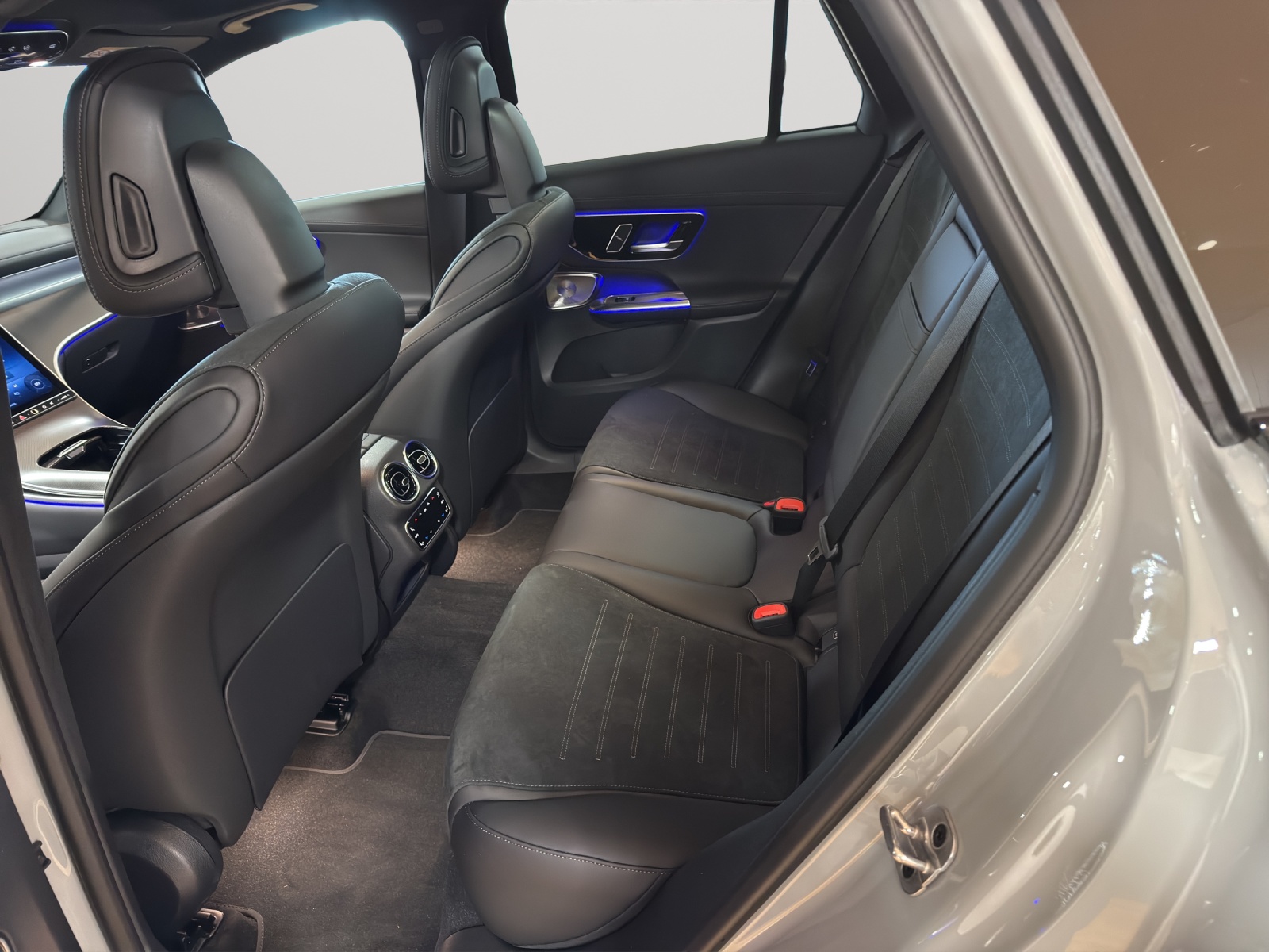 MERCEDES-BENZ GLC 300 e 4Matic EQ Star 9G-Tronic-image-7