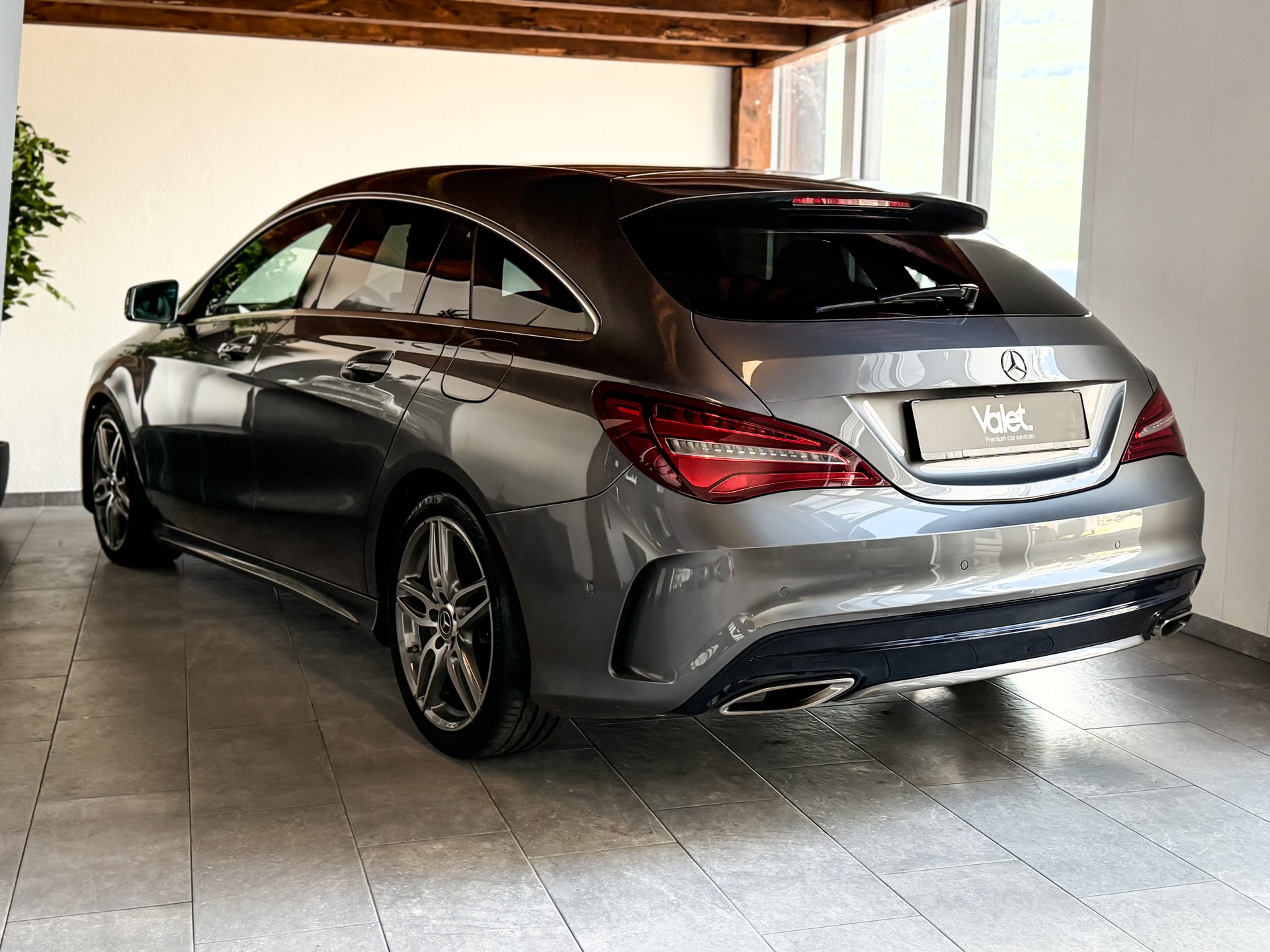 MERCEDES-BENZ CLA Shooting Brake 250 AMG Line 4Matic 7G-DCT-image-4