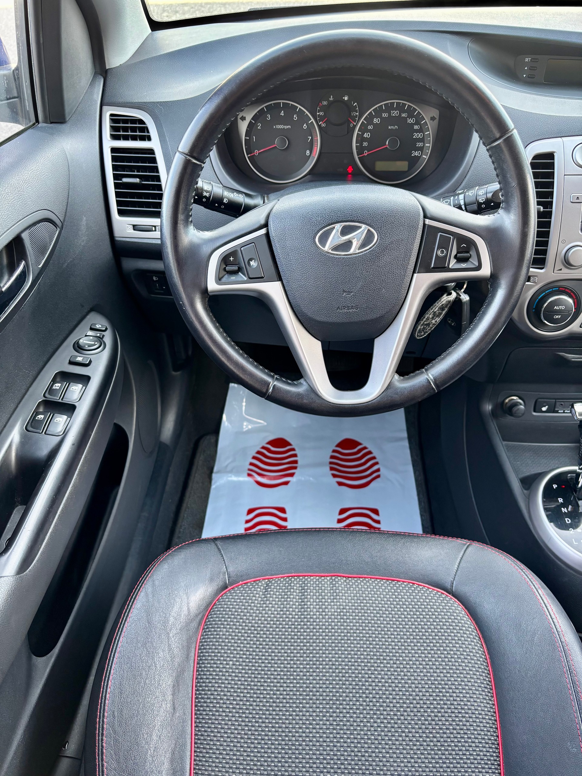 HYUNDAI i20 1.6 Premium Automatic-image-7
