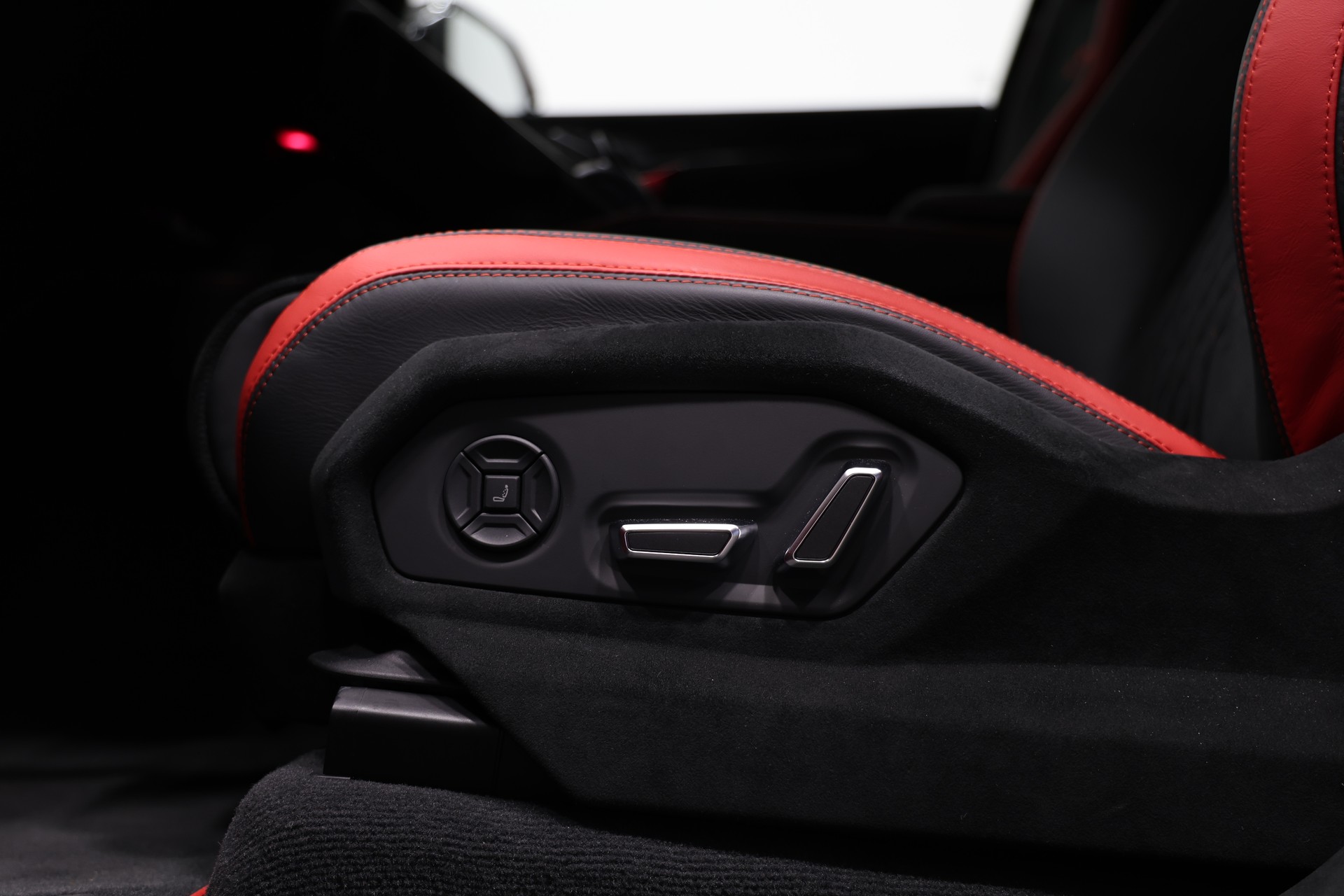 LAMBORGHINI Urus Performante *CH-Fahrzeug*Werksgarantie bis 01.2027*frisch ab Lamborghini Service*-image-30